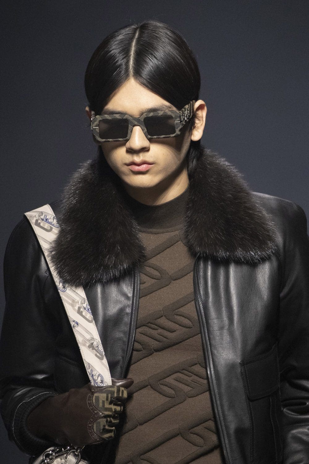 Fendi Herbst Winter 2022-2023 Nahaufnahme von RUNWAY MAGAZIN