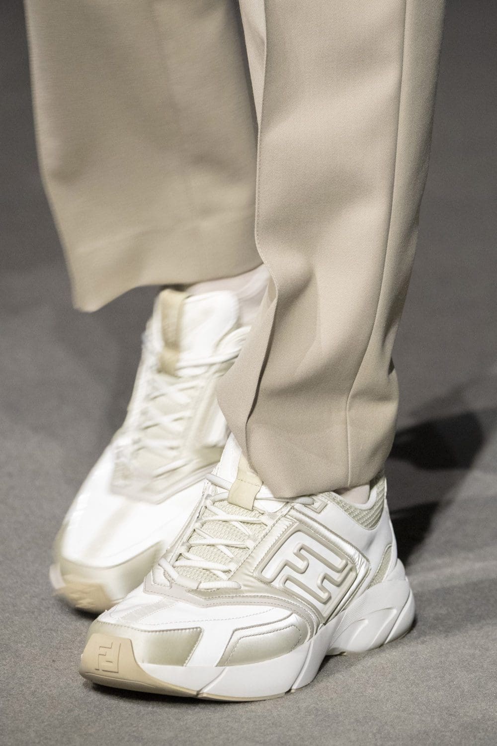 Fendi Herbst Winter 2022-2023 Nahaufnahme von RUNWAY MAGAZIN