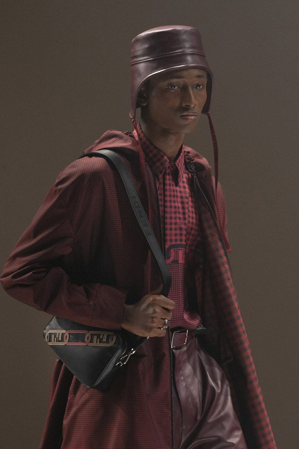 Fendi Herbst Winter 2022-2023 Nahaufnahme von RUNWAY MAGAZIN