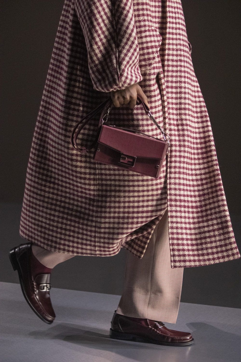 Fendi Herbst Winter 2022-2023 Nahaufnahme von RUNWAY MAGAZIN