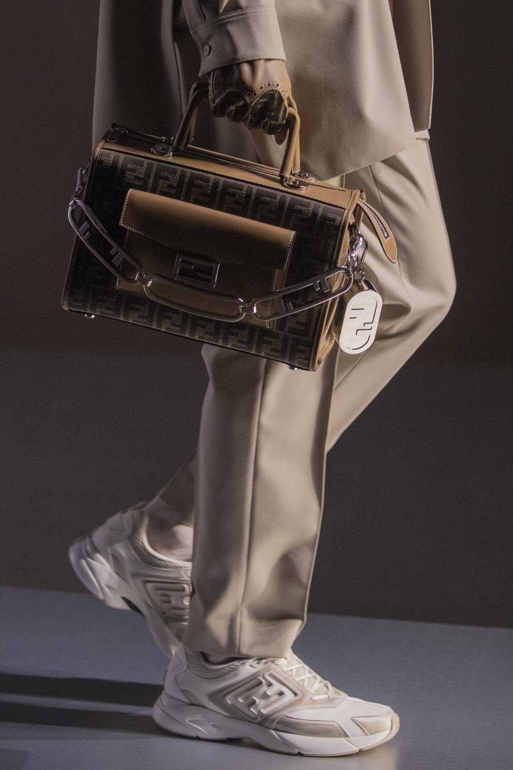 Fendi Herbst Winter 2022-2023 Nahaufnahme von RUNWAY MAGAZIN