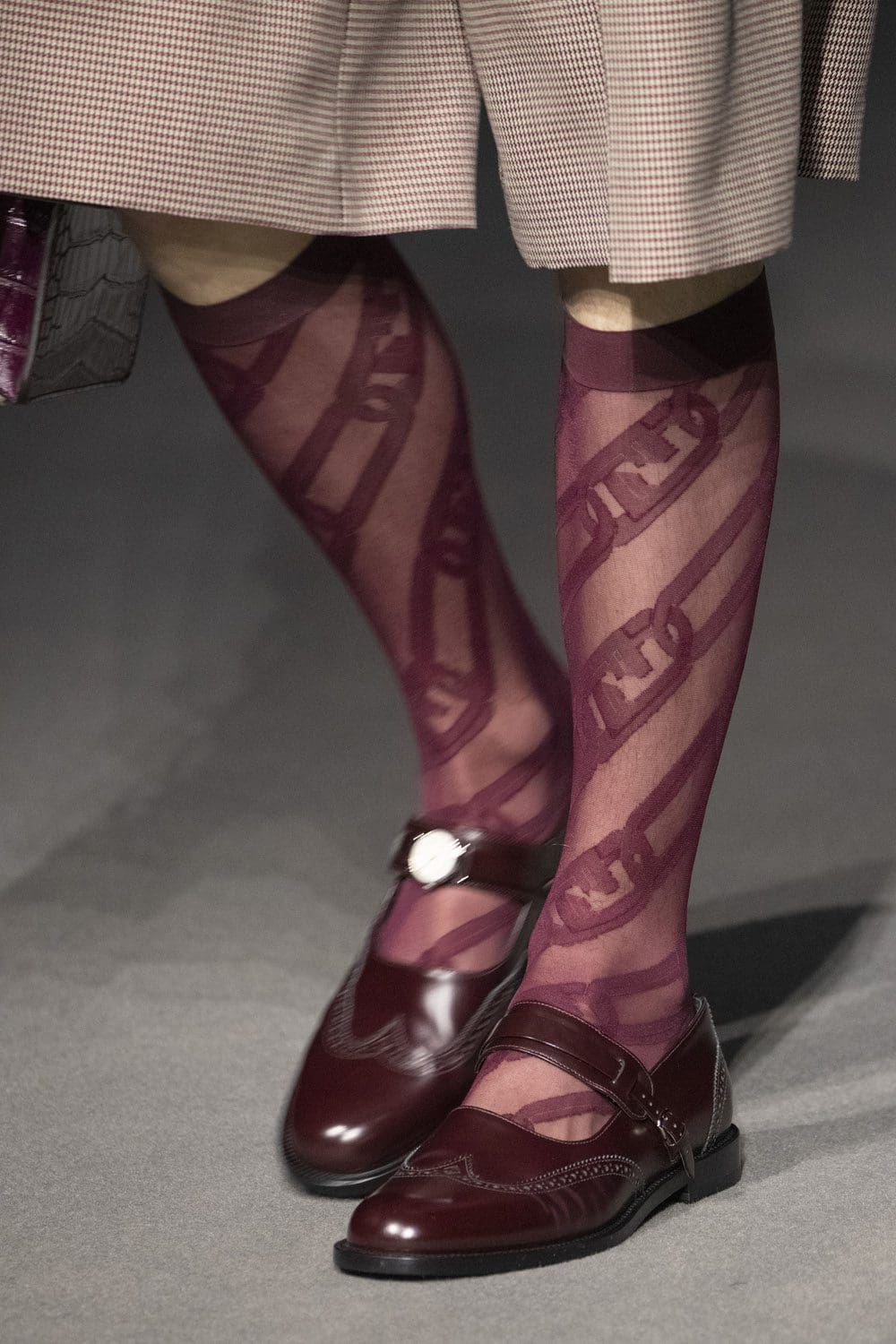 Fendi Herbst Winter 2022-2023 Nahaufnahme von RUNWAY MAGAZIN