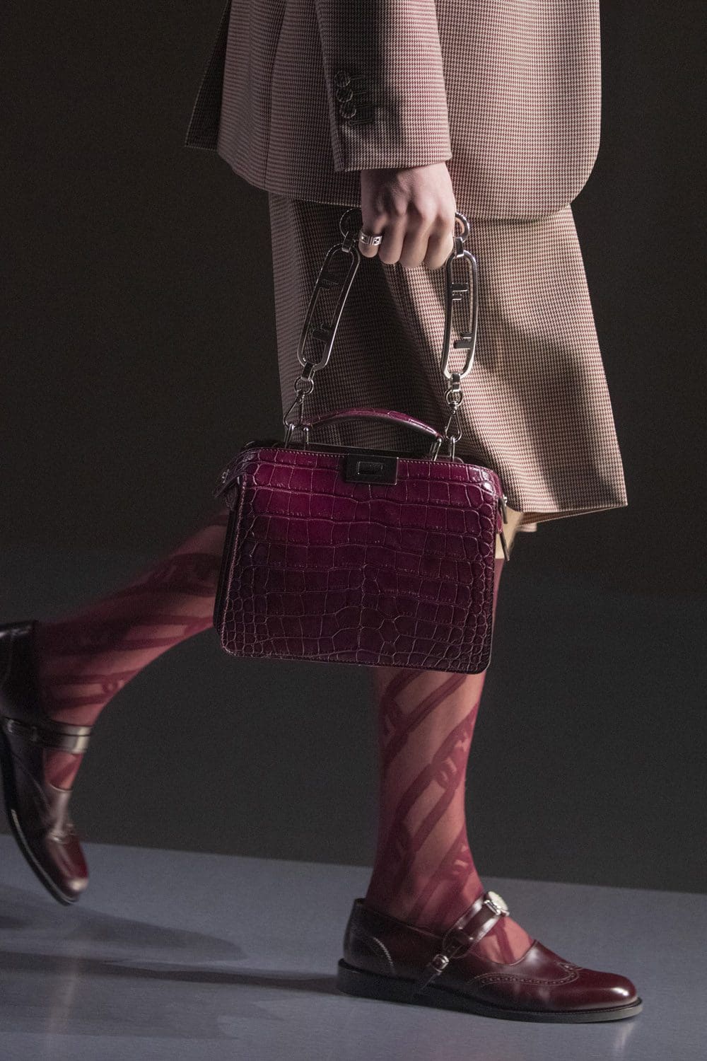 Fendi Herbst Winter 2022-2023 Nahaufnahme von RUNWAY MAGAZIN