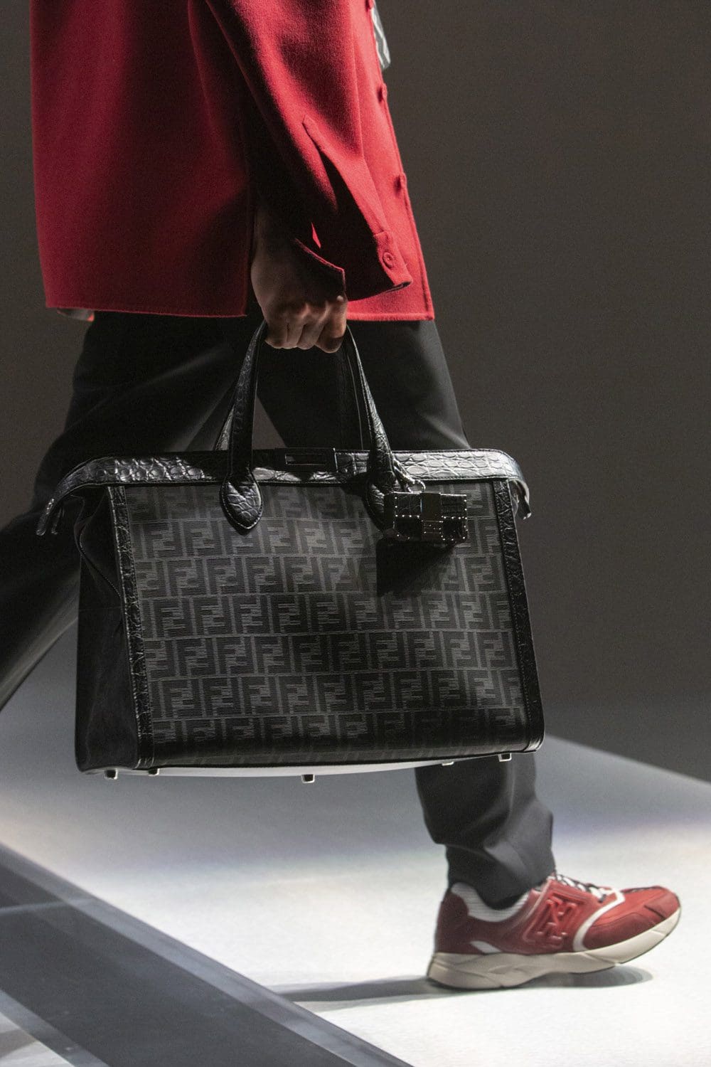 Fendi Herbst Winter 2022-2023 Nahaufnahme von RUNWAY MAGAZIN