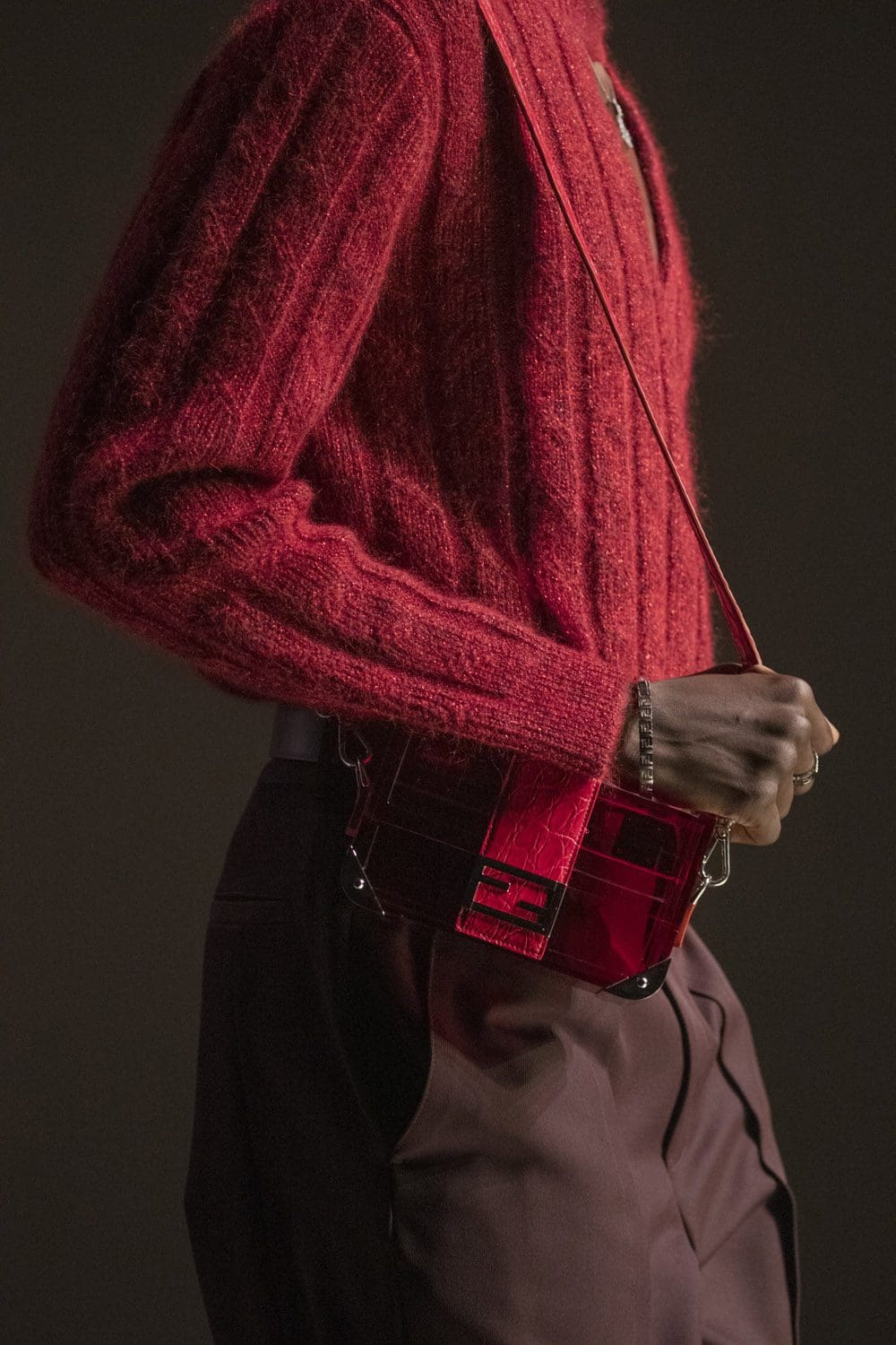 Fendi Herbst Winter 2022-2023 Nahaufnahme von RUNWAY MAGAZIN