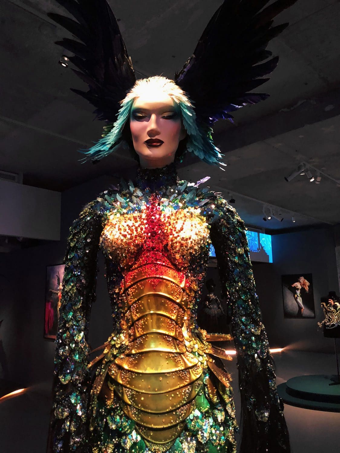 Thierry Mugler Couturissime – expo à Paris par RUNWAY MAGAZINE