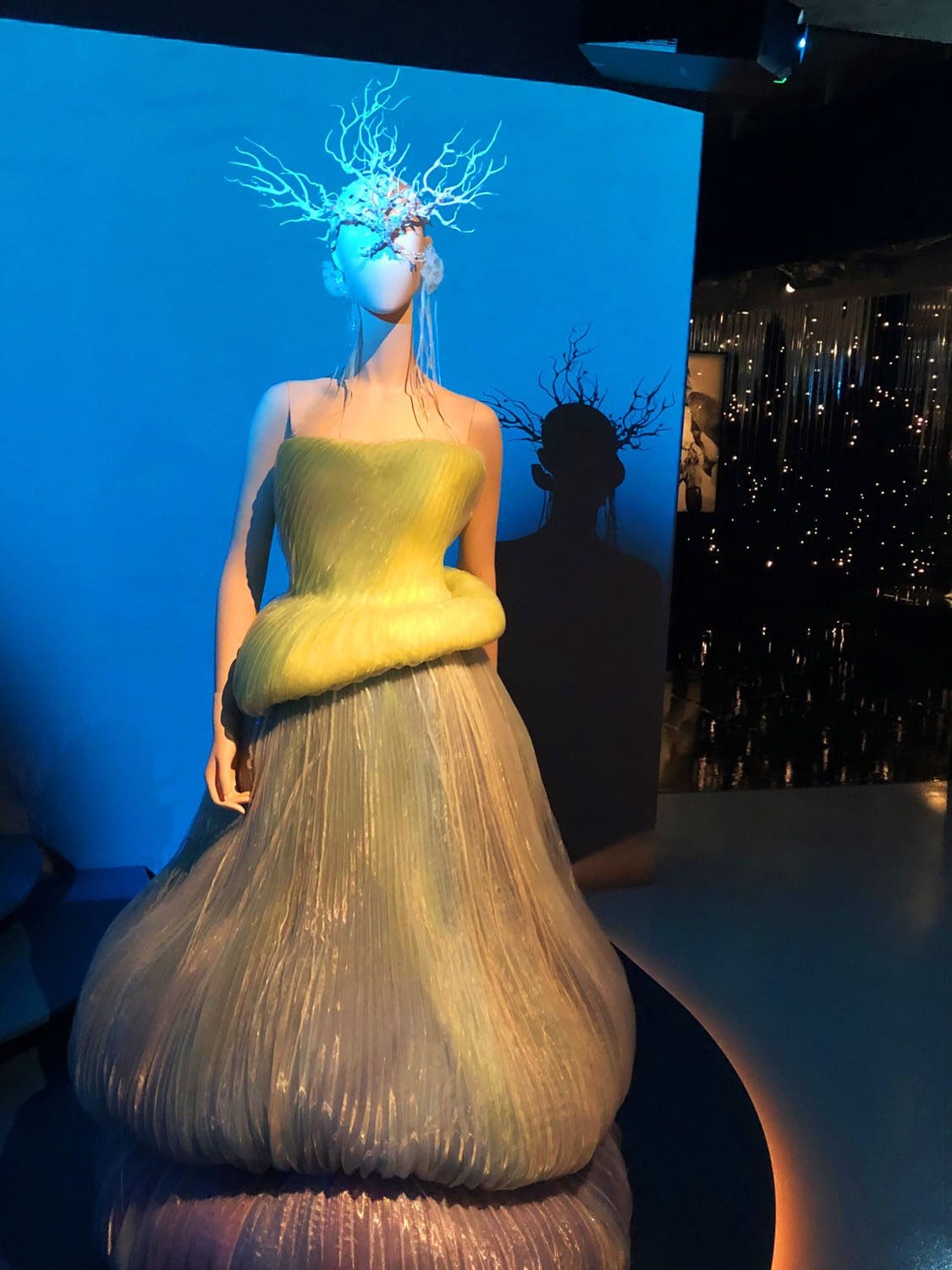 Thierry Mugler Couturissime – expo à Paris par RUNWAY MAGAZINE