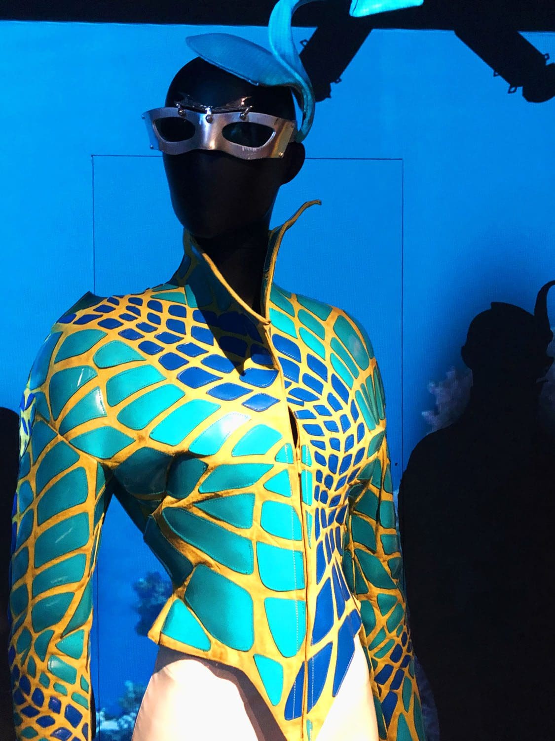 Thierry Mugler Couturissime – expo à Paris par RUNWAY MAGAZINE