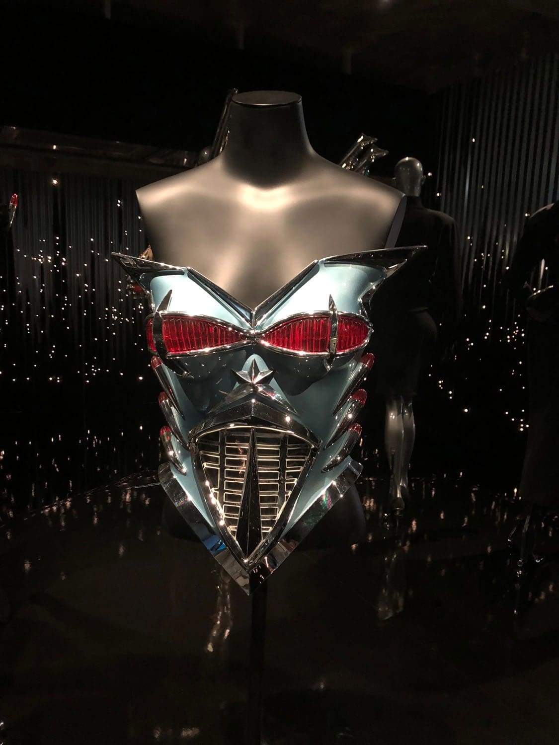 Thierry Mugler Couturissime – expo à Paris par RUNWAY MAGAZINE