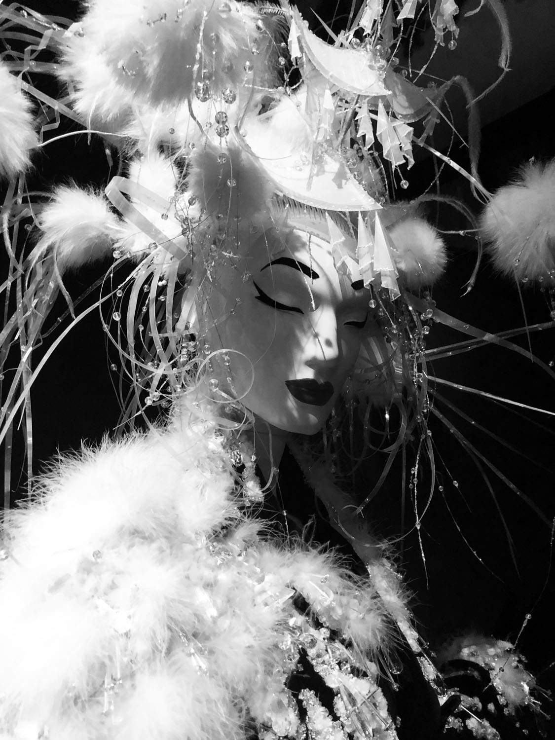Thierry Mugler Couturissime – expo à Paris par RUNWAY MAGAZINE