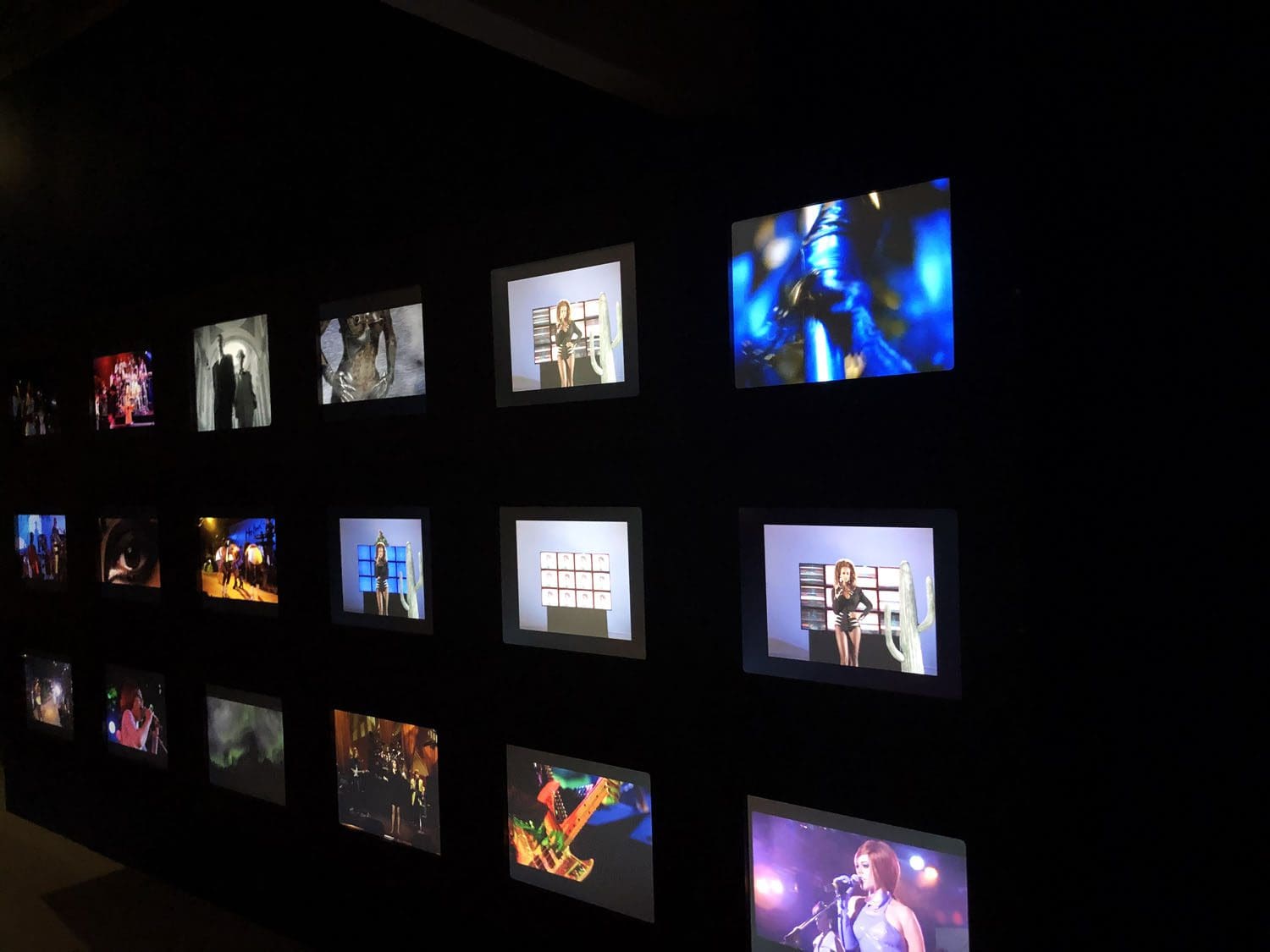 Thierry Mugler Couturissime – expo à Paris par RUNWAY MAGAZINE