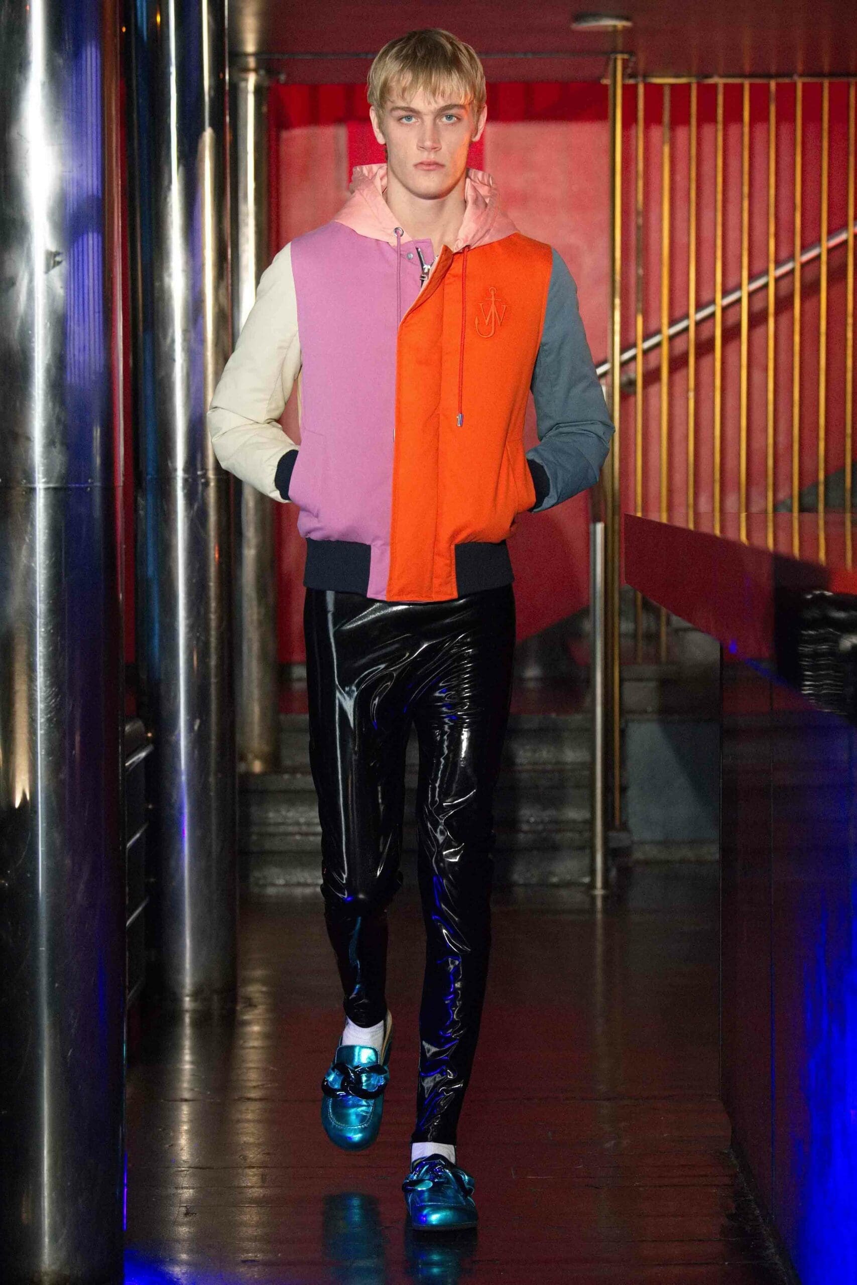 JW Anderson Fall Winter 2022-2023 by RUNWAY MAGAZINE