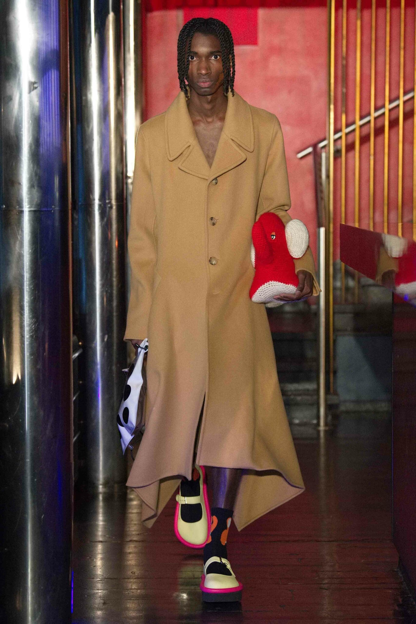 JW Anderson Fall Winter 2022-2023 by RUNWAY MAGAZINE
