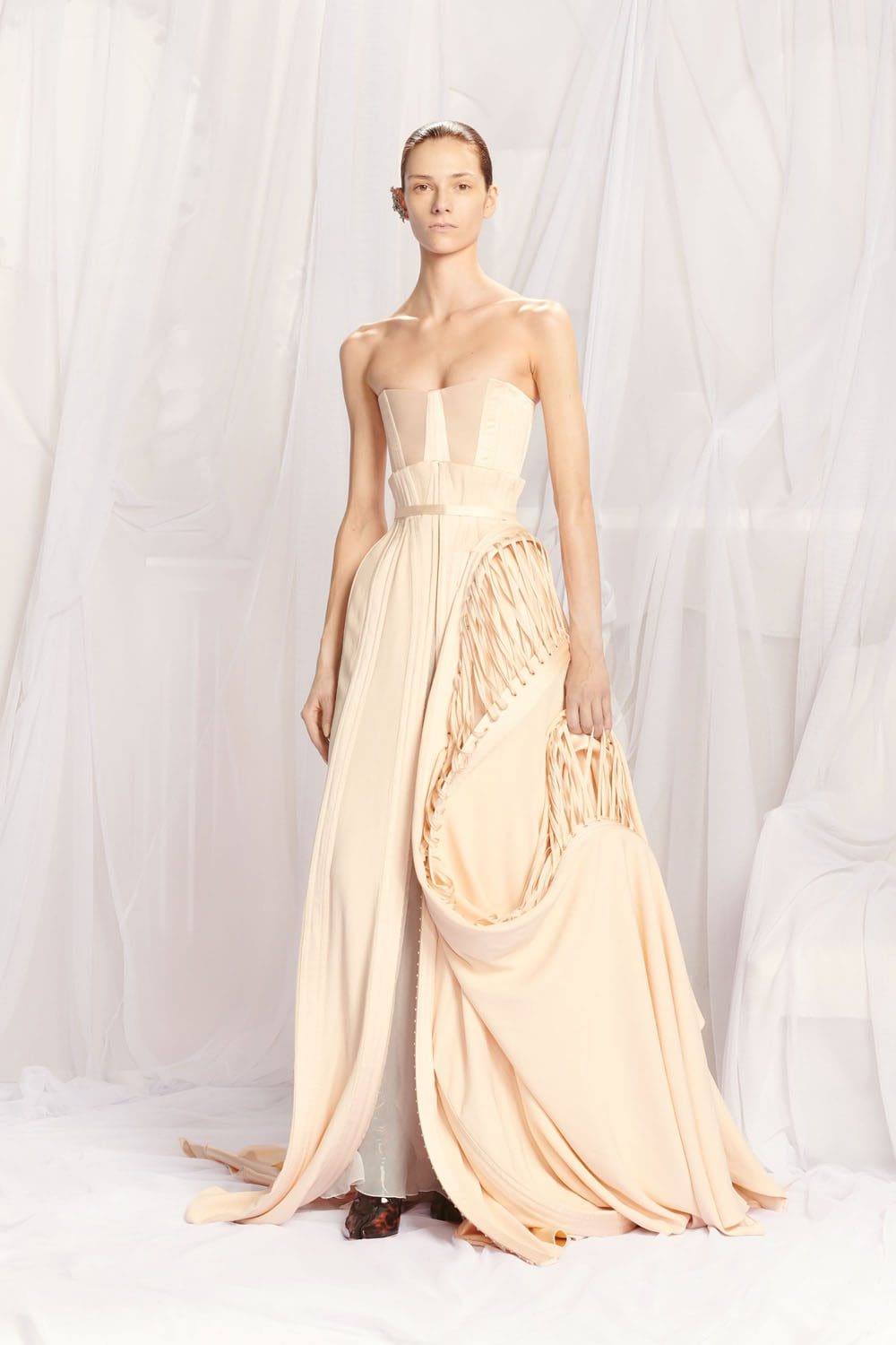 Jean Paul Gaultier Couture Printemps Été 2022 par RUNWAY MAGAZINE