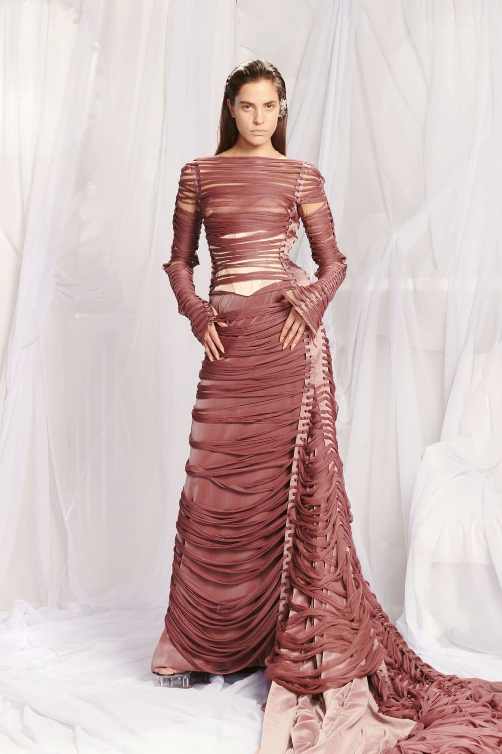 Jean Paul Gaultier Couture Printemps Été 2022 par RUNWAY MAGAZINE