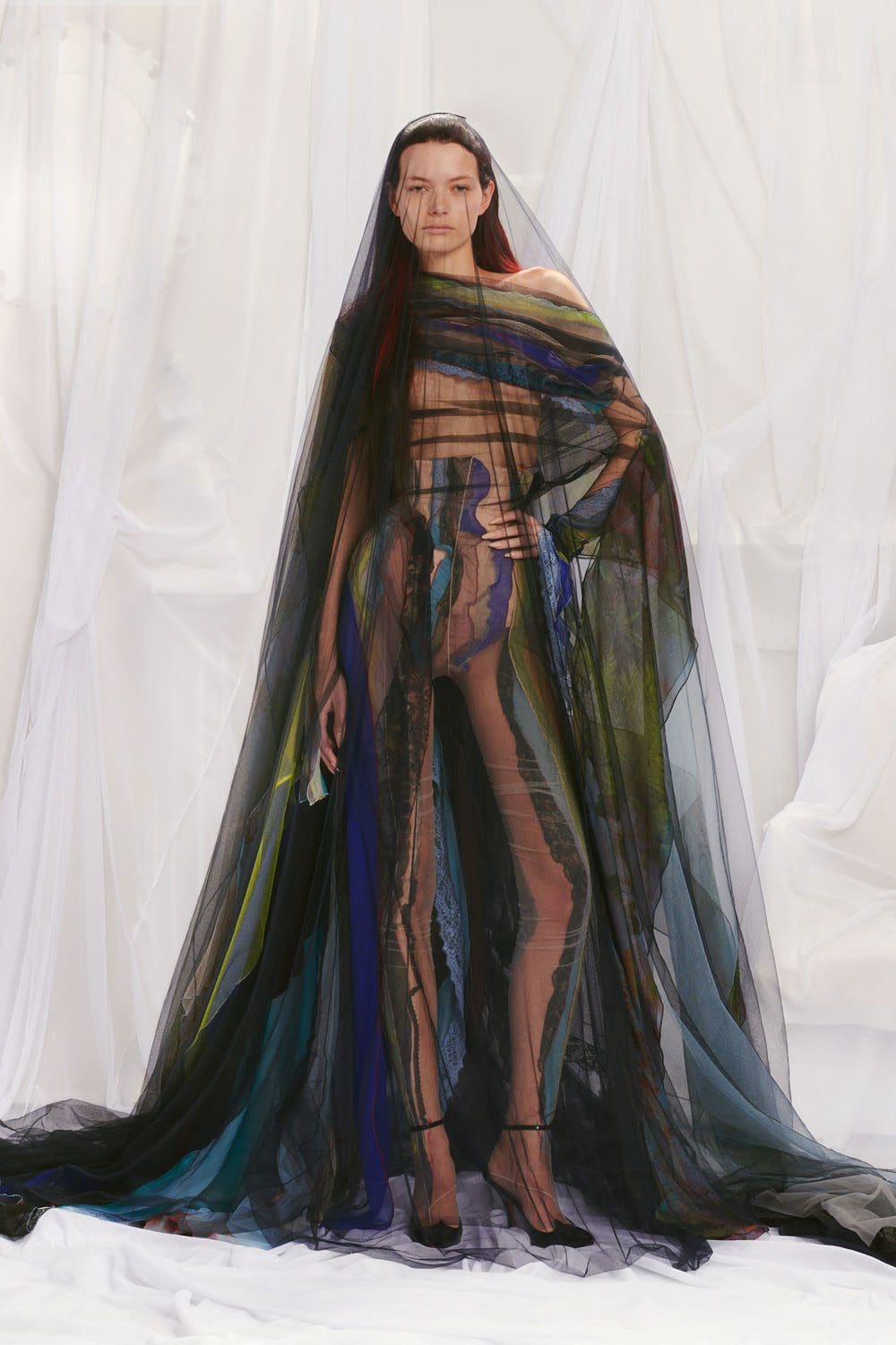 Jean Paul Gaultier Couture Printemps Été 2022 par RUNWAY MAGAZINE