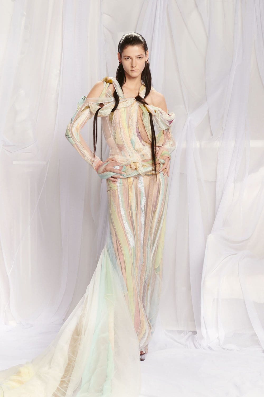 Jean Paul Gaultier Couture Printemps Été 2022 par RUNWAY MAGAZINE