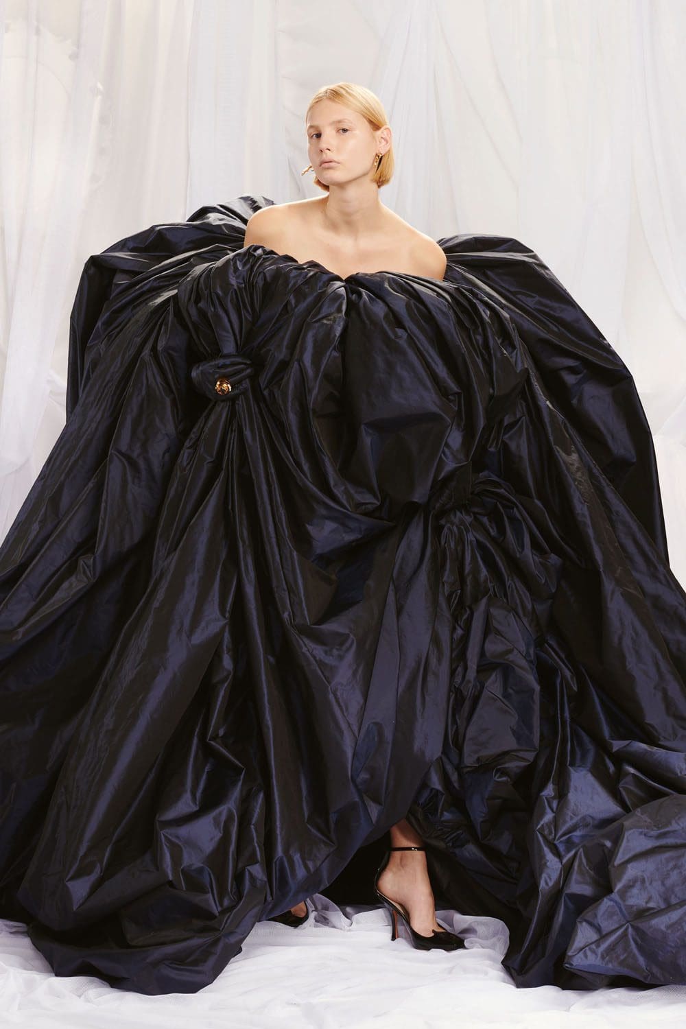 Jean Paul Gaultier Couture Printemps Été 2022 par RUNWAY MAGAZINE