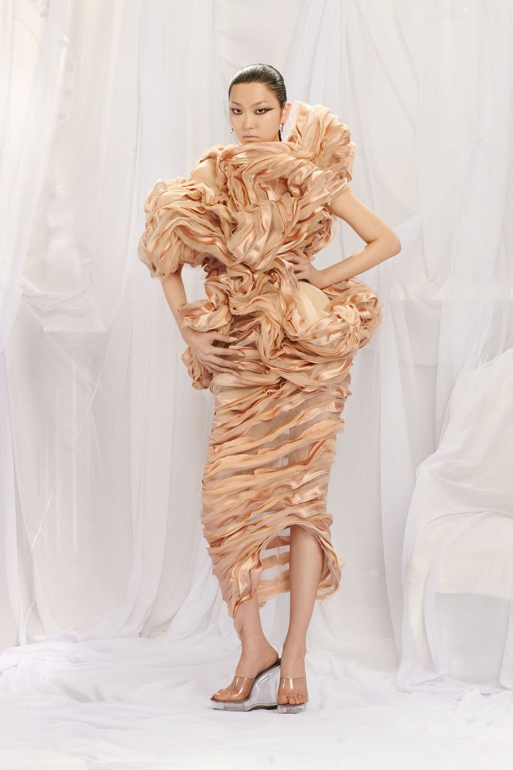 Jean Paul Gaultier Couture Printemps Été 2022 par RUNWAY MAGAZINE