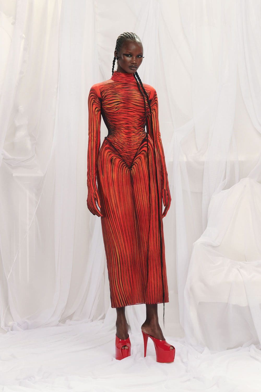 Jean Paul Gaultier Couture Printemps Été 2022 par RUNWAY MAGAZINE