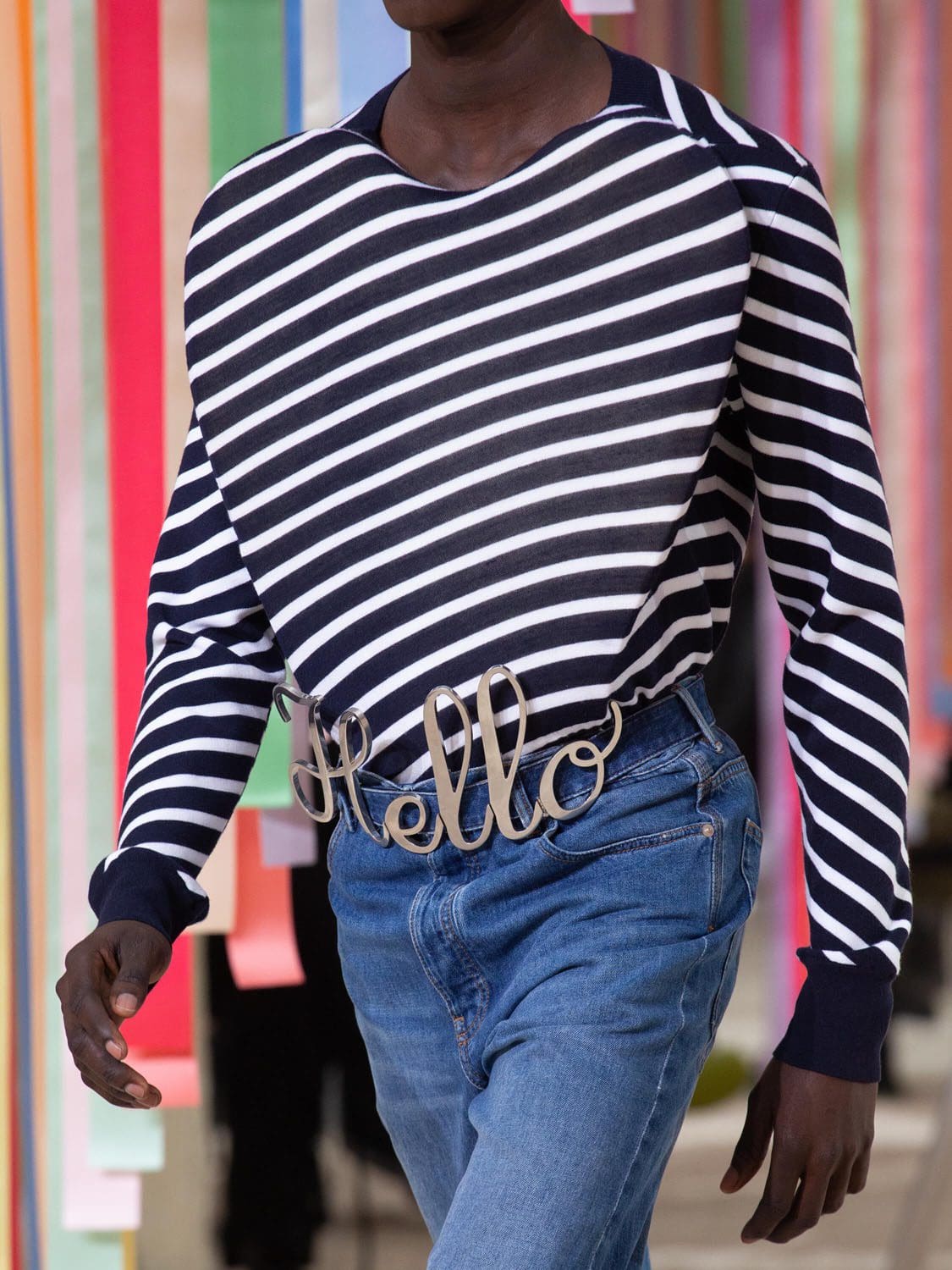 Loewe outono inverno 2022-2023 Close por RUNWAY MAGAZINE
