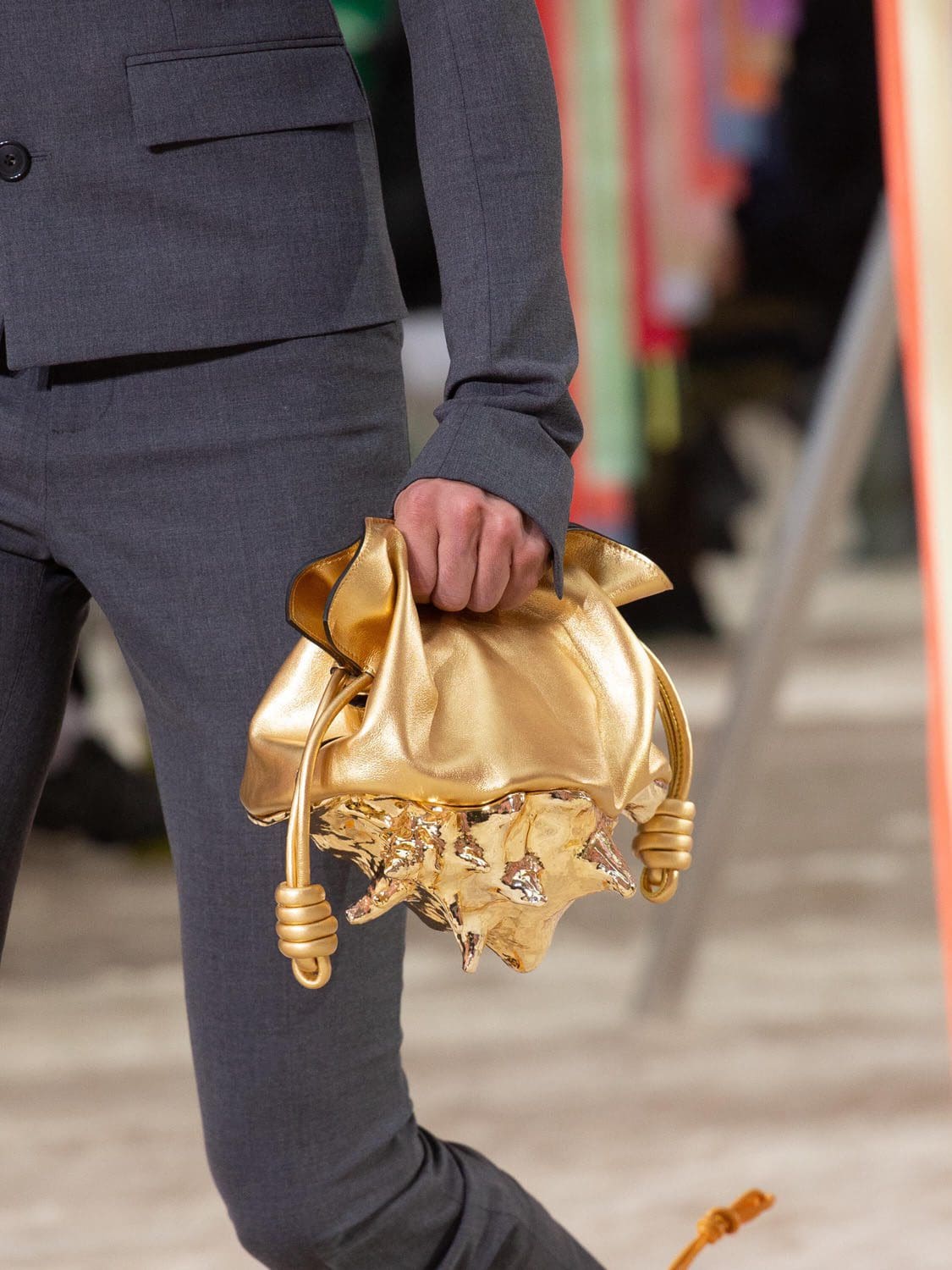 Loewe outono inverno 2022-2023 Close por RUNWAY MAGAZINE