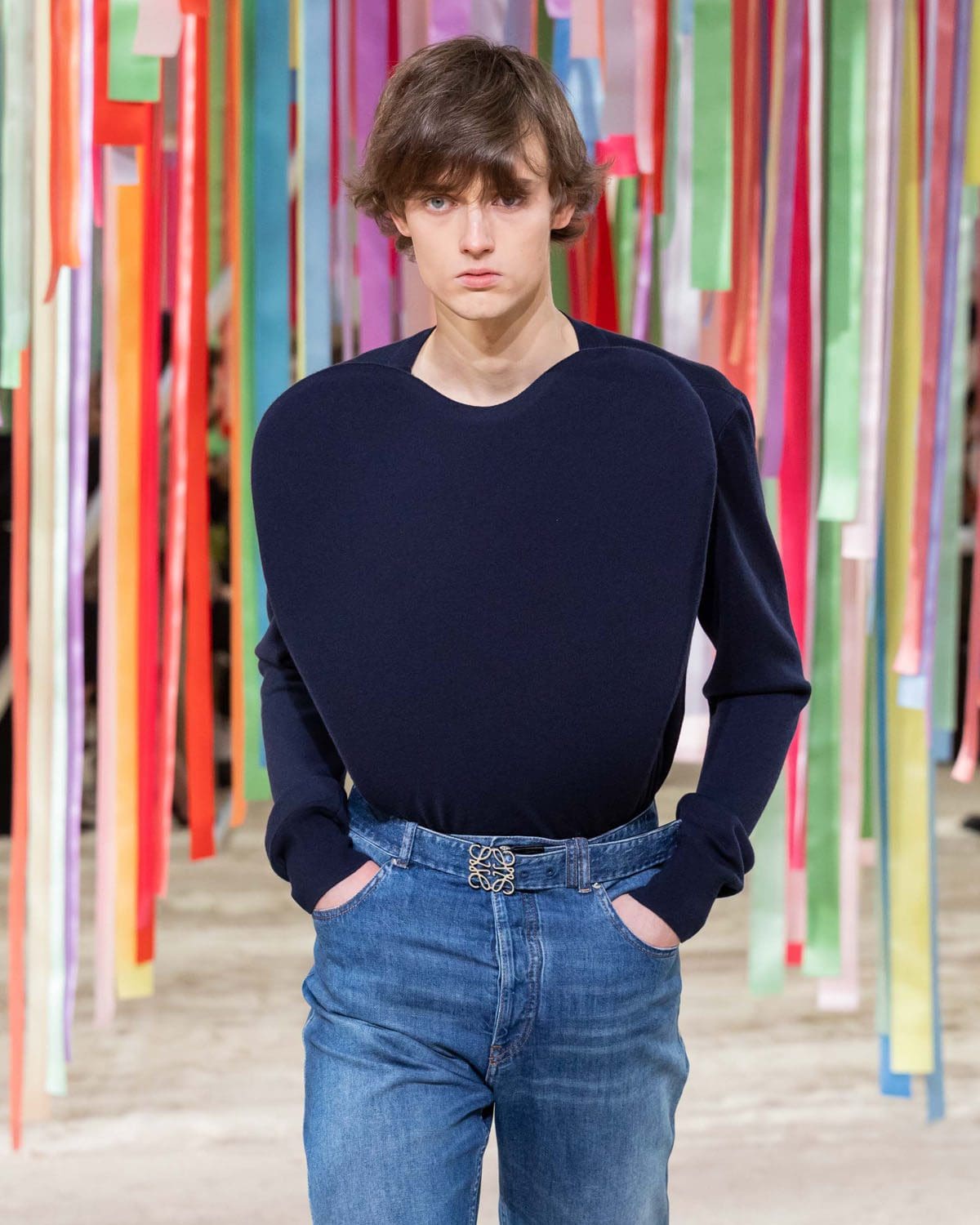 Loewe outono inverno 2022-2023 Close por RUNWAY MAGAZINE