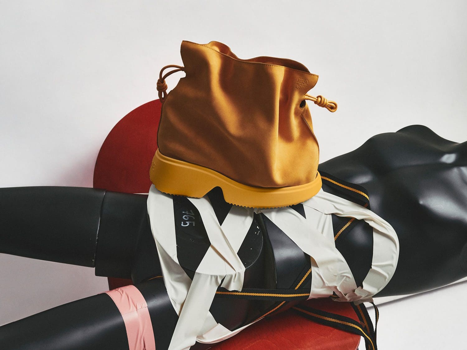 Loewe outono inverno 2022-2023 Mostrar fotos de RUNWAY MAGAZINE