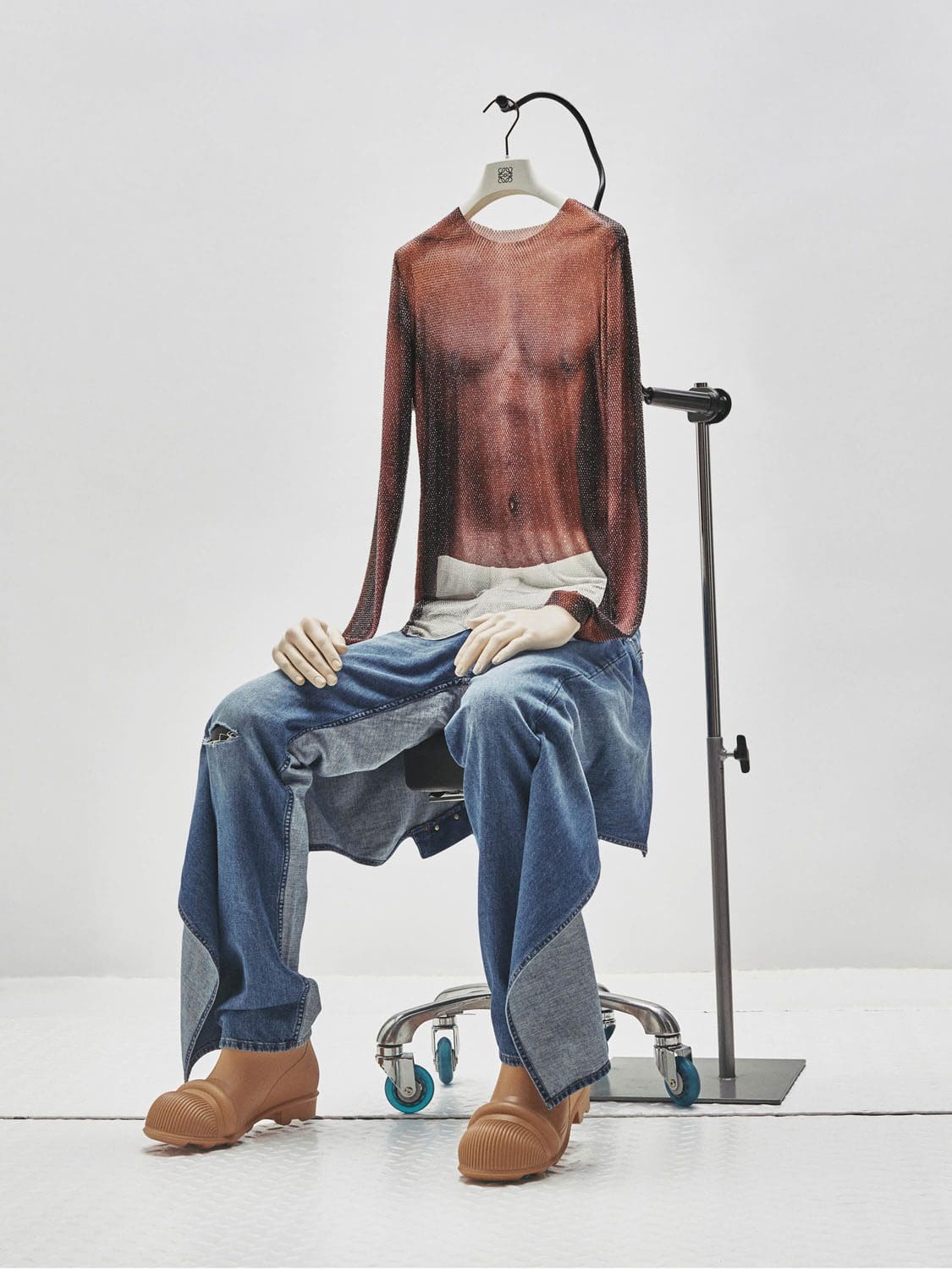 Loewe outono inverno 2022-2023 Mostrar fotos de RUNWAY MAGAZINE