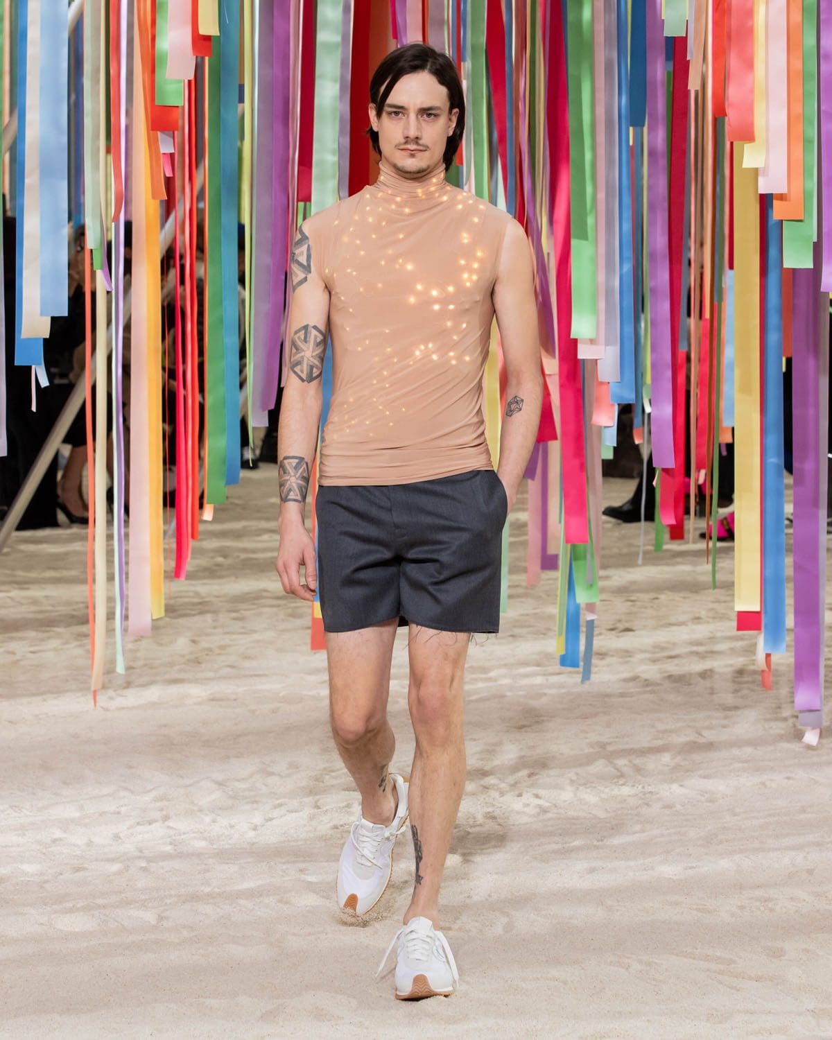 Loewe outono inverno 2022-2023 by RUNWAY MAGAZINE