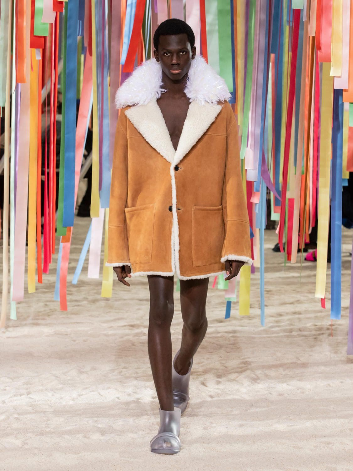 Loewe outono inverno 2022-2023 by RUNWAY MAGAZINE