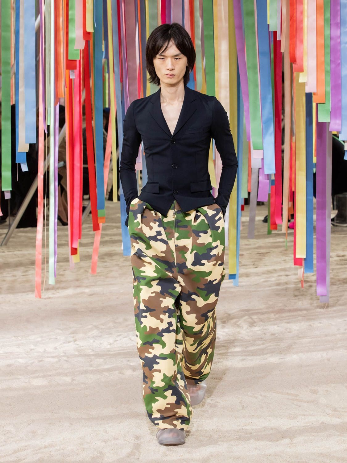 Loewe outono inverno 2022-2023 by RUNWAY MAGAZINE