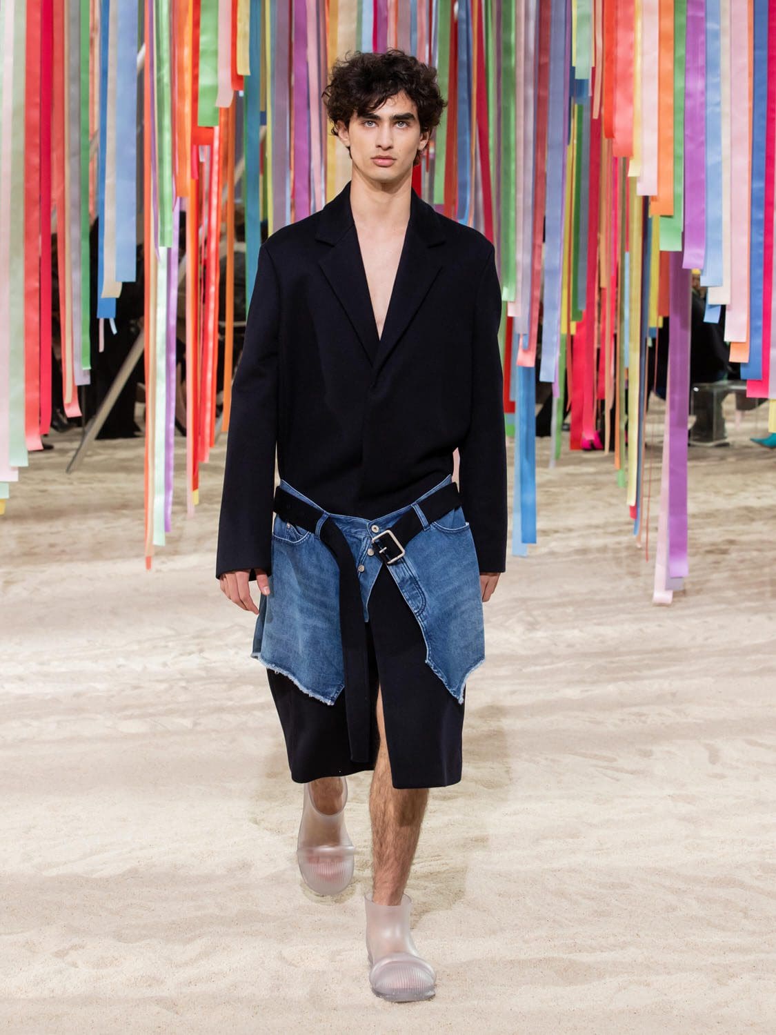 Loewe outono inverno 2022-2023 by RUNWAY MAGAZINE