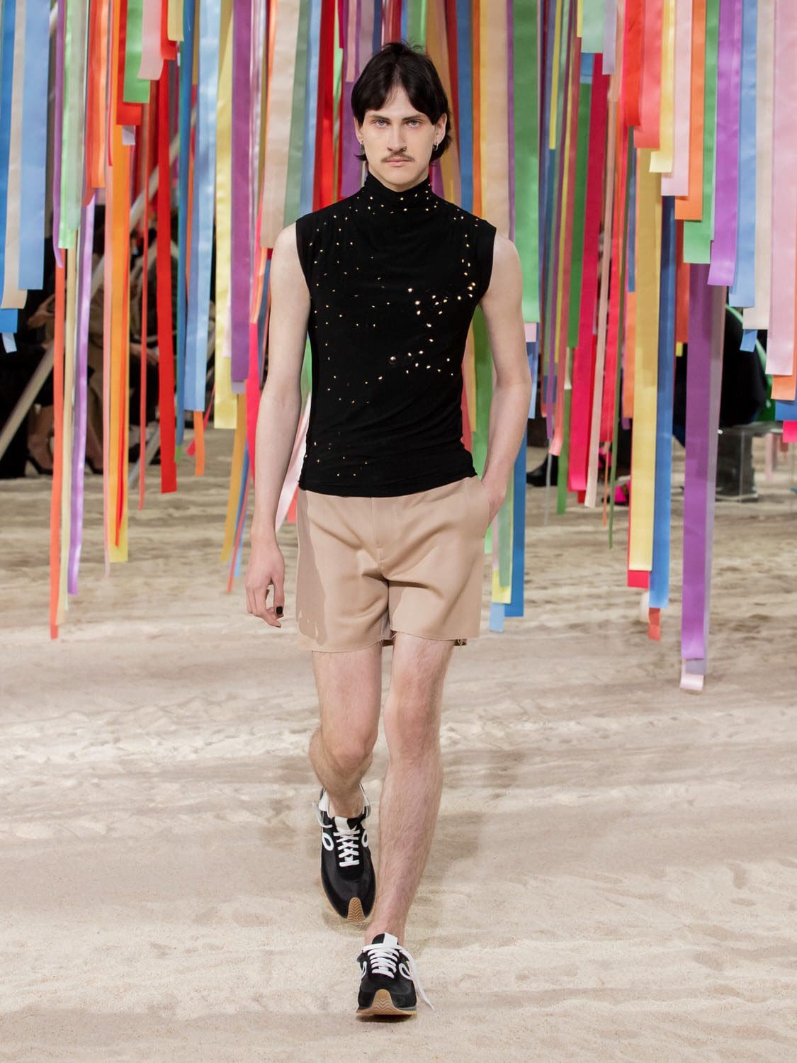 Loewe outono inverno 2022-2023 by RUNWAY MAGAZINE