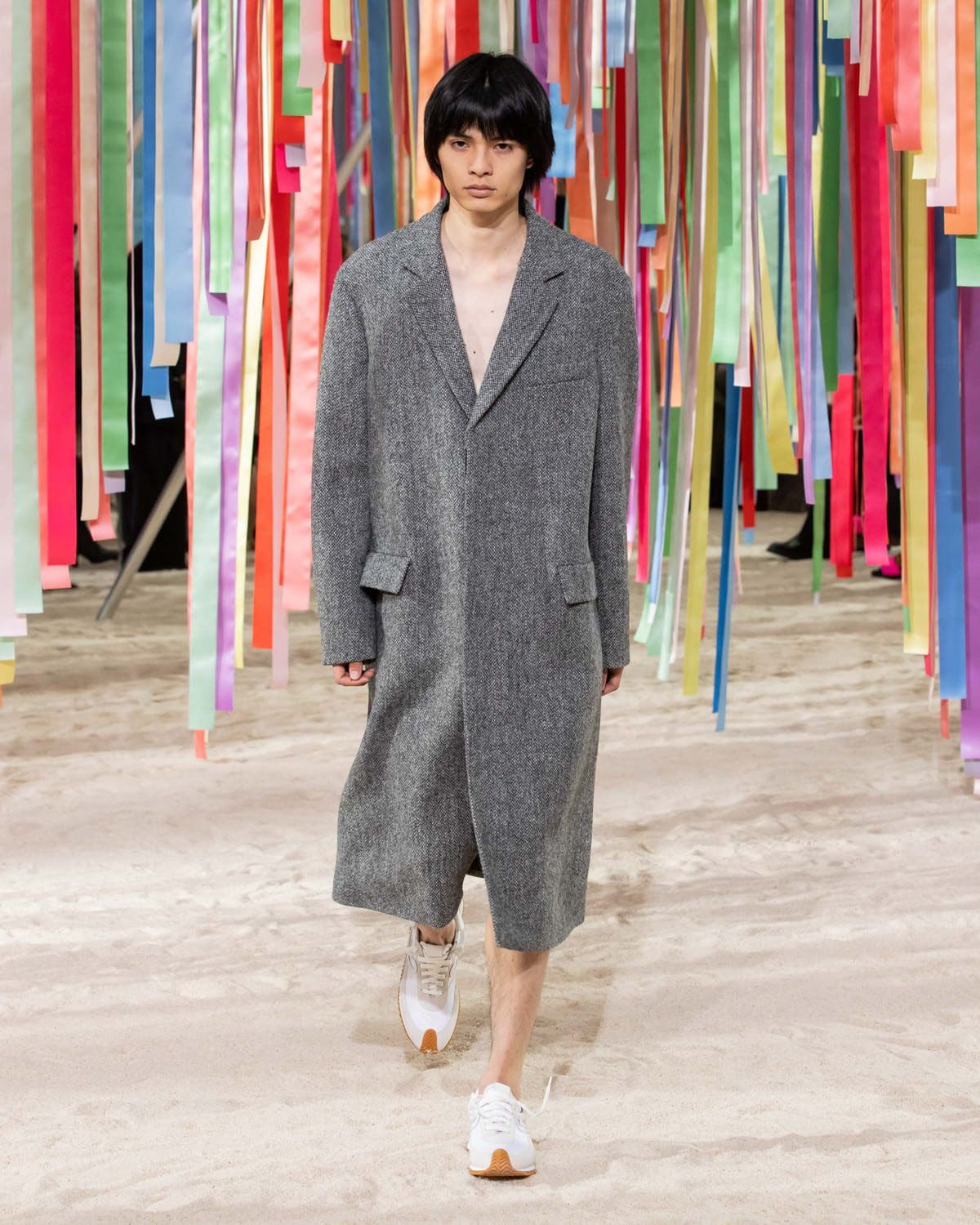 Loewe outono inverno 2022-2023 by RUNWAY MAGAZINE