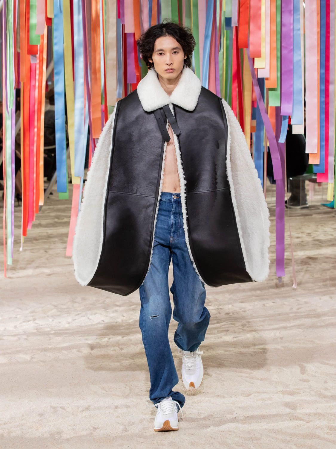 Loewe outono inverno 2022-2023 by RUNWAY MAGAZINE
