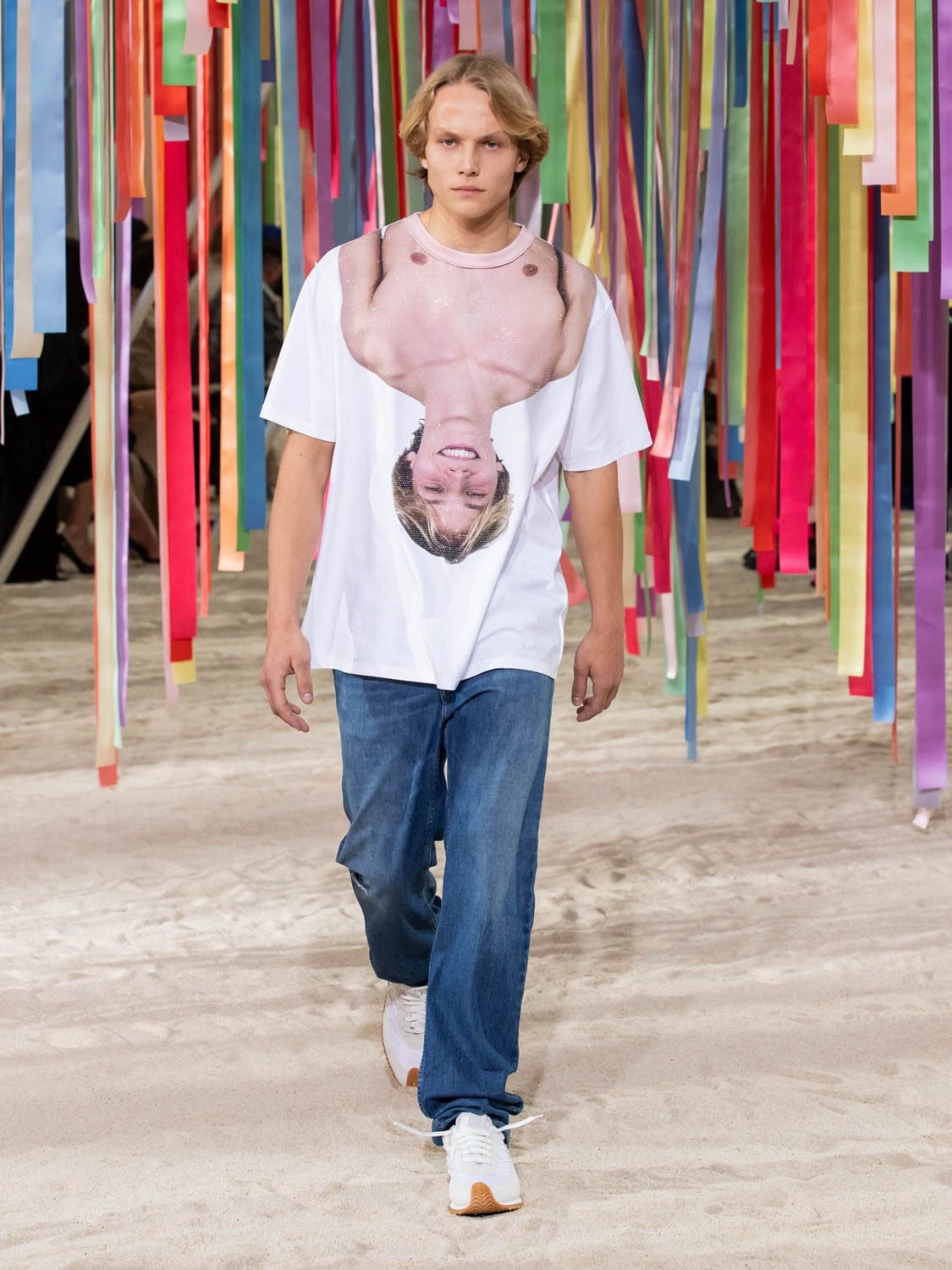 Loewe outono inverno 2022-2023 by RUNWAY MAGAZINE
