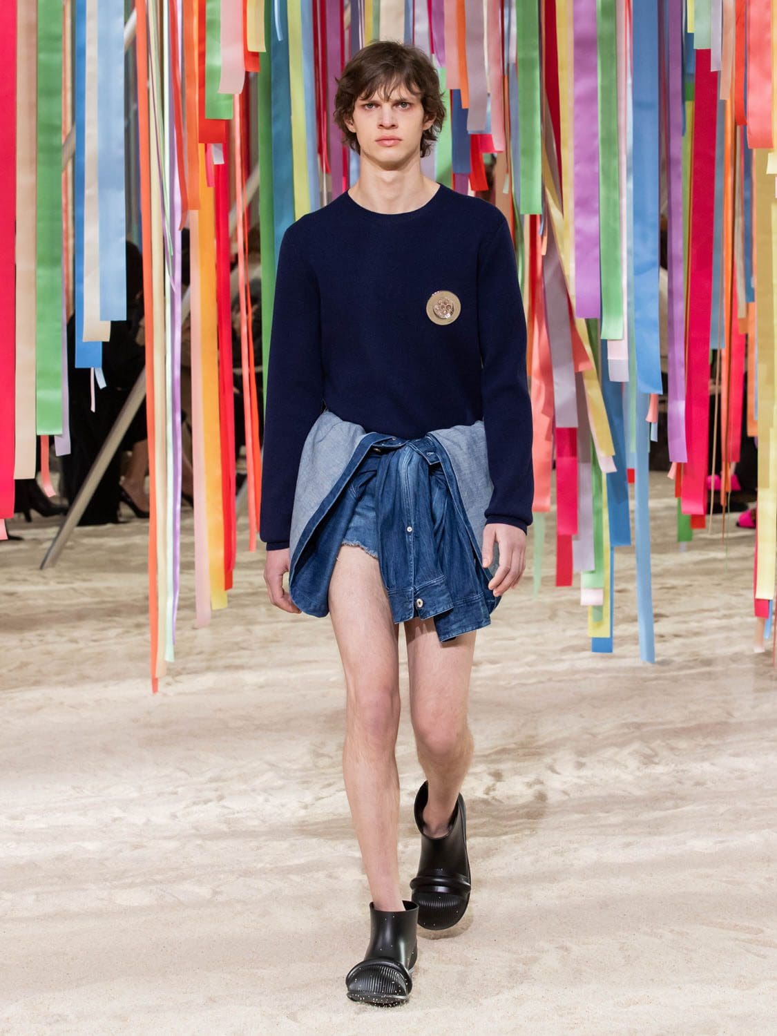 Loewe outono inverno 2022-2023 by RUNWAY MAGAZINE