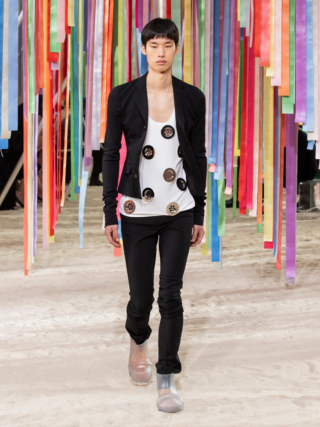 Loewe outono inverno 2022-2023 by RUNWAY MAGAZINE