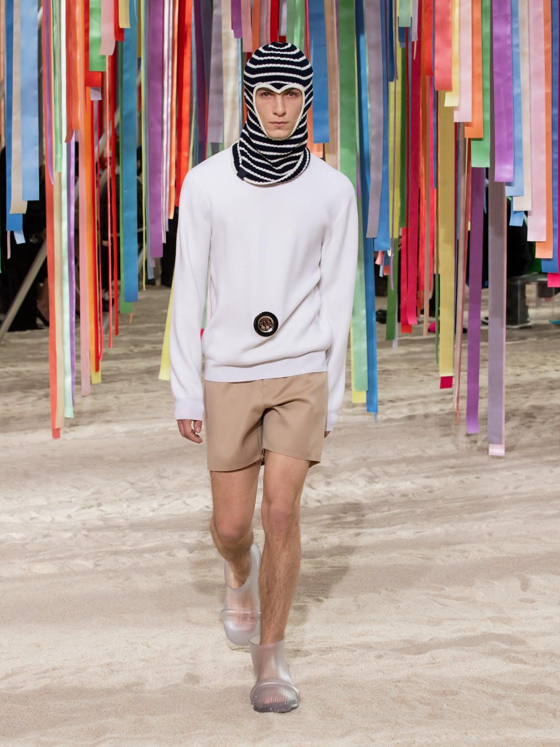 Loewe outono inverno 2022-2023 by RUNWAY MAGAZINE