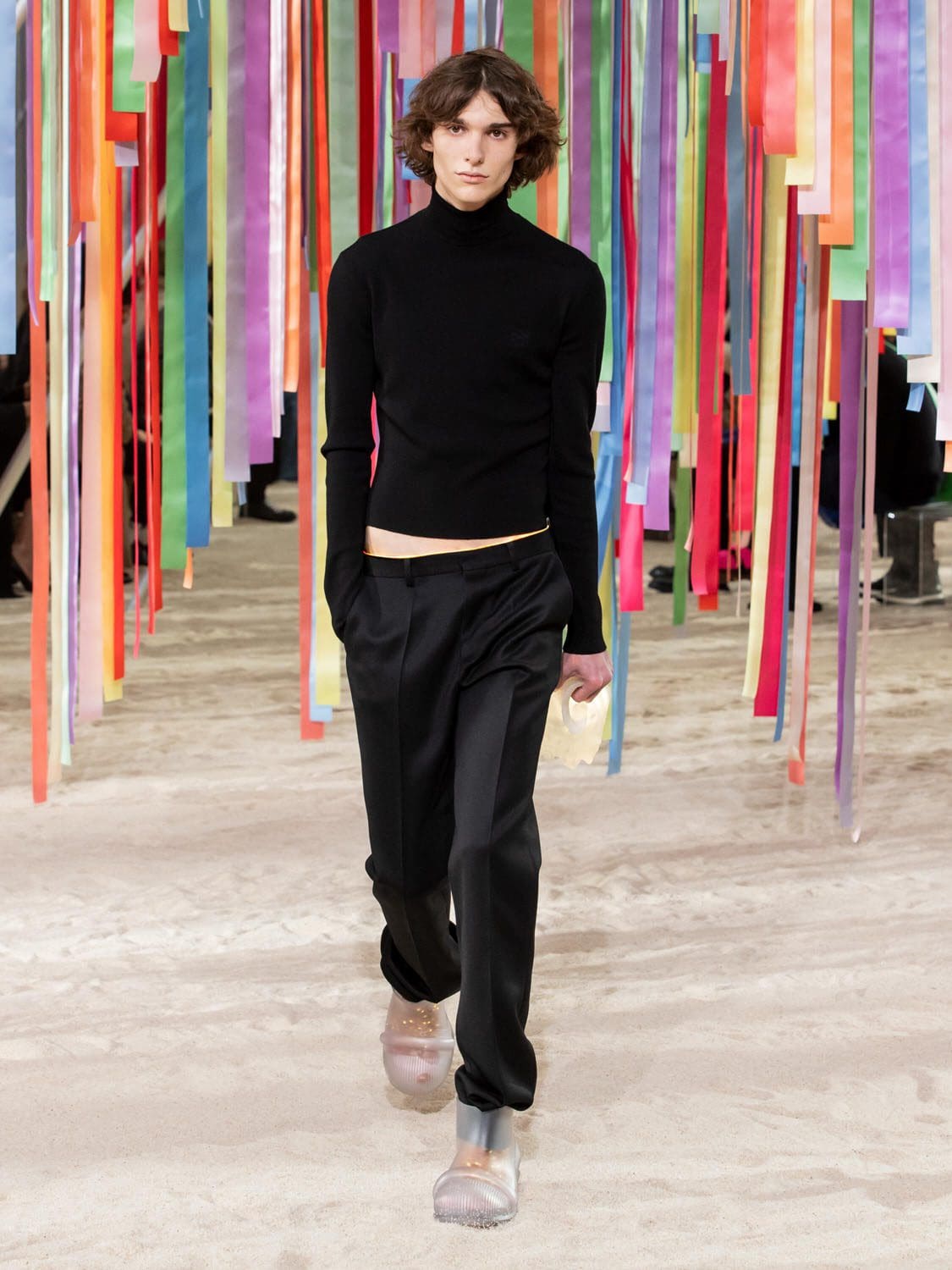 Loewe outono inverno 2022-2023 by RUNWAY MAGAZINE
