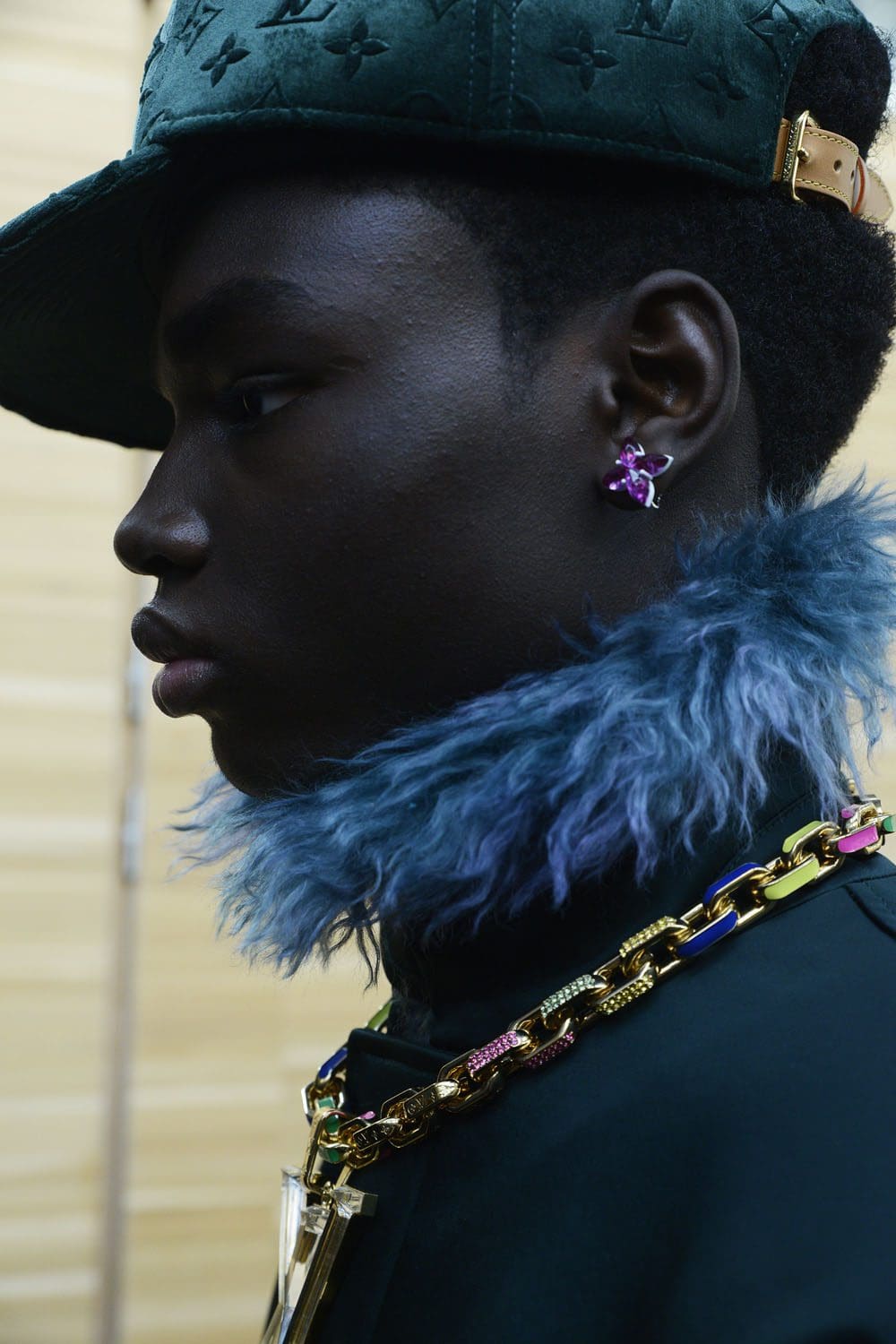Louis Vuitton Automne Hiver 2022-2023 accessoires par RUNWAY MAGAZINE