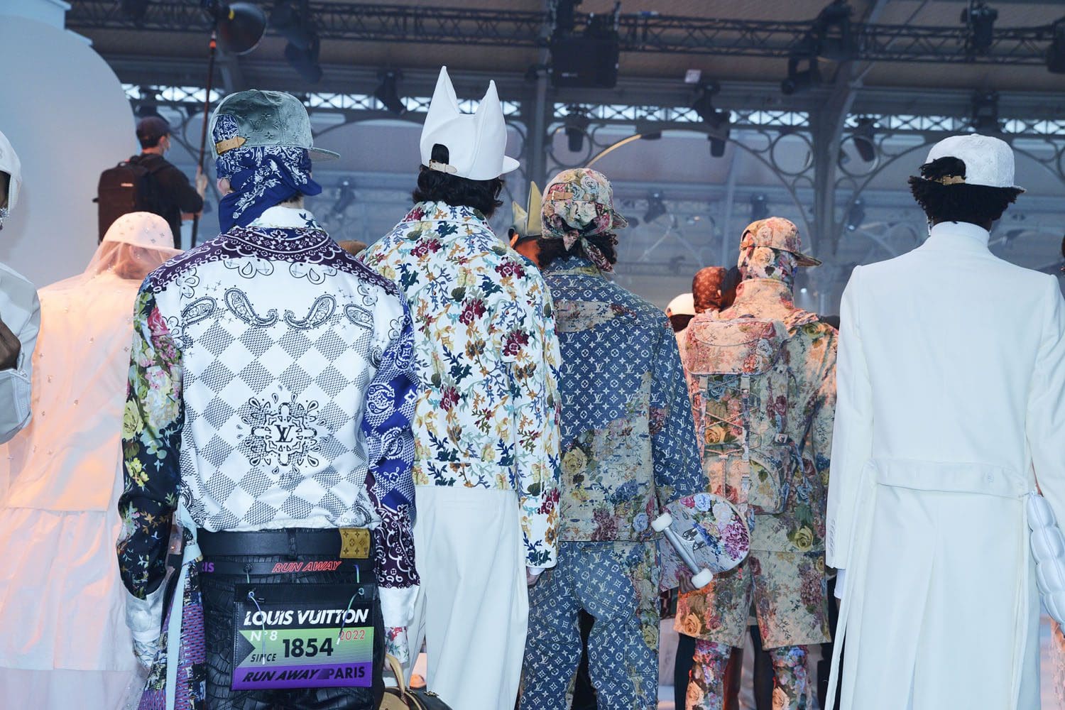 Louis Vuitton Automne Hiver 2022-2023 accessoires par RUNWAY MAGAZINE