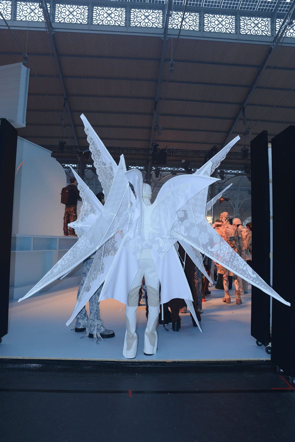 Louis Vuitton Automne Hiver 2022-2023 accessoires par RUNWAY MAGAZINE
