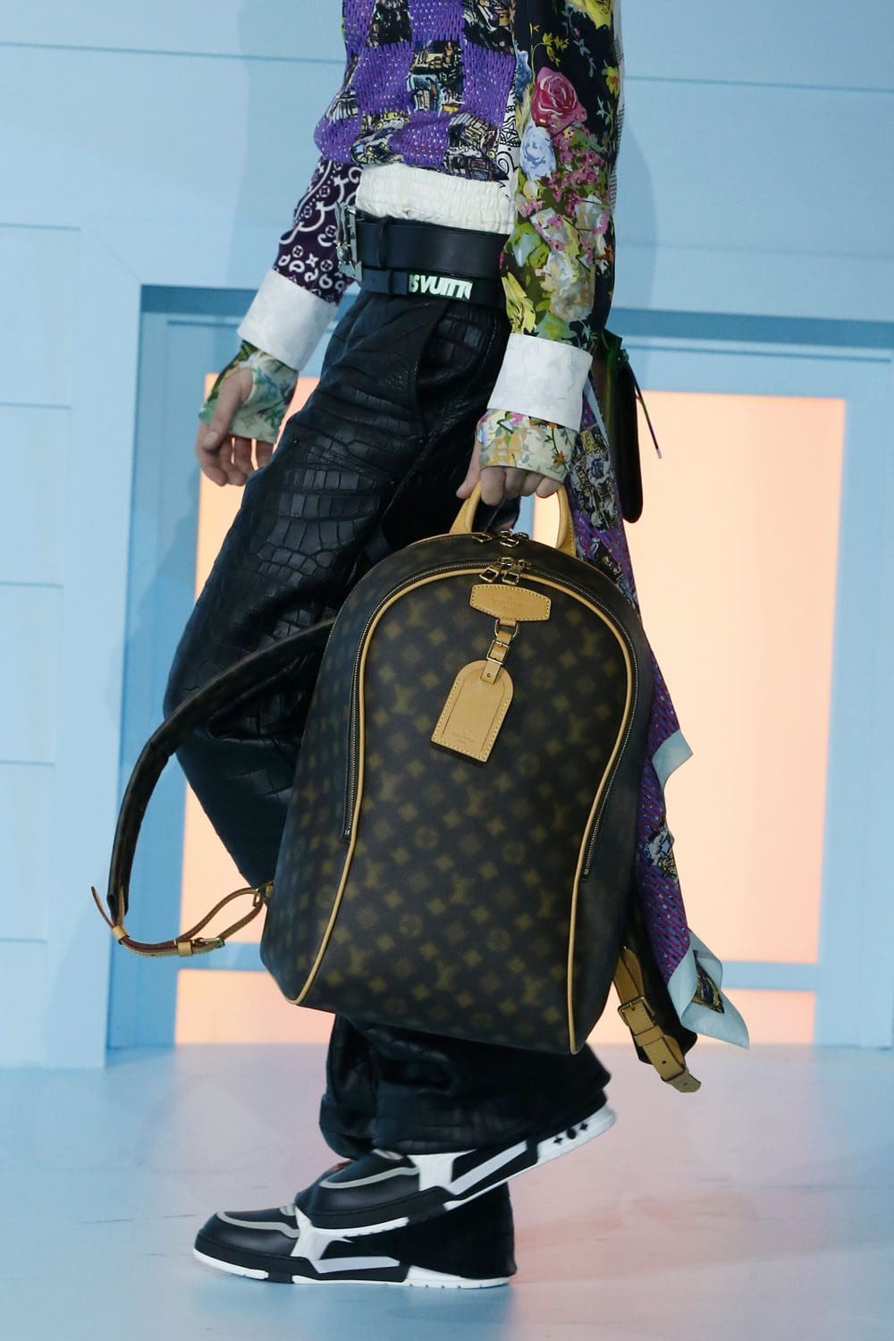 Louis Vuitton Automne Hiver 2022-2023 accessoires par RUNWAY MAGAZINE