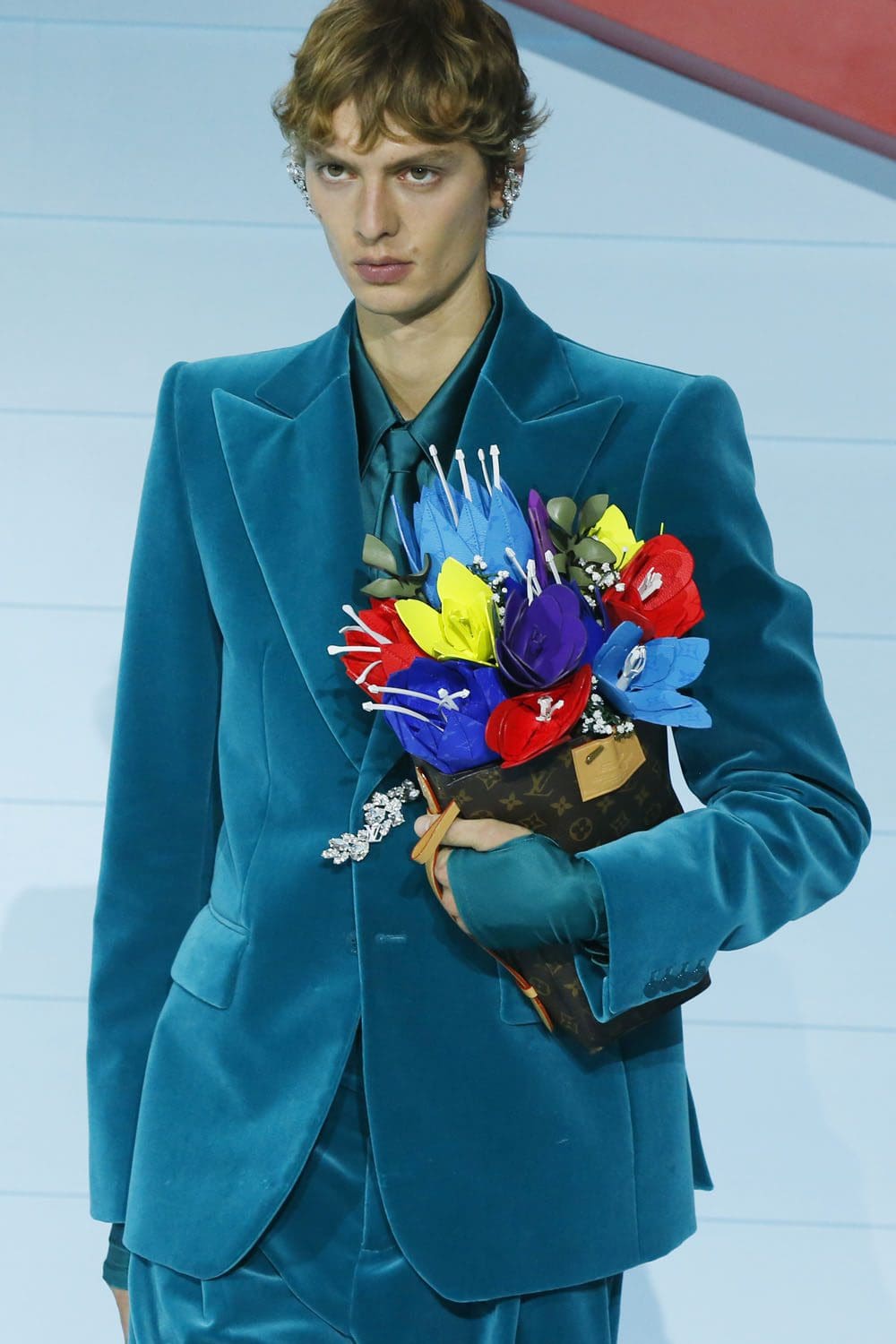 Louis Vuitton Automne Hiver 2022-2023 accessoires par RUNWAY MAGAZINE