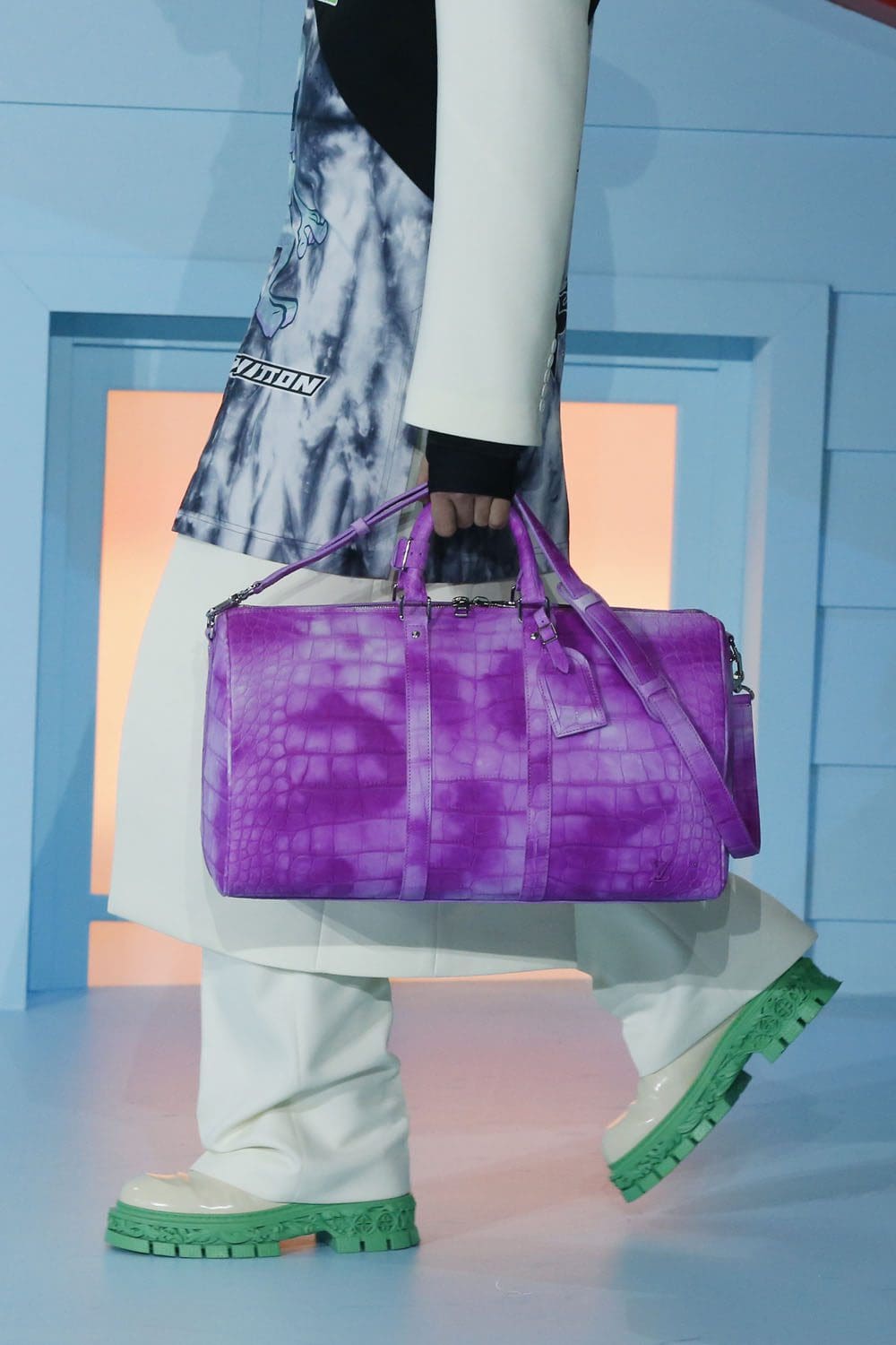 Louis Vuitton Automne Hiver 2022-2023 accessoires par RUNWAY MAGAZINE