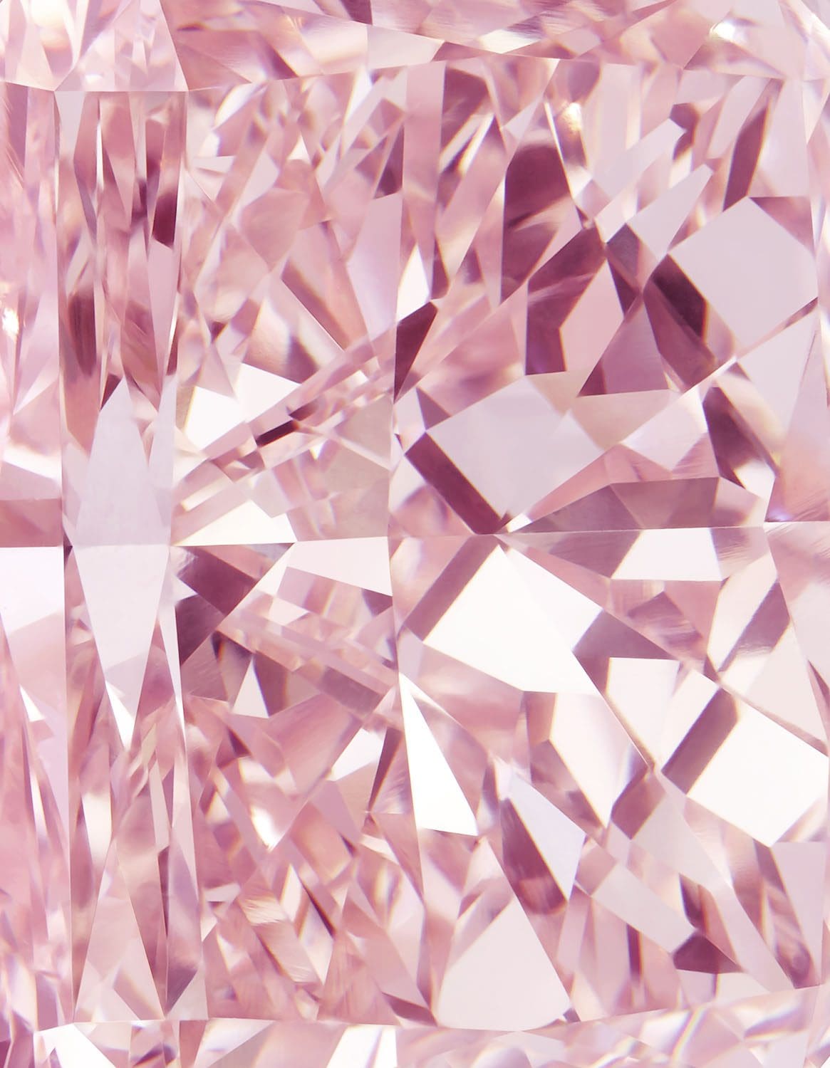 Diamante rosa intenso fantasia 'Rose of Caroline' ©Eric Sauvage