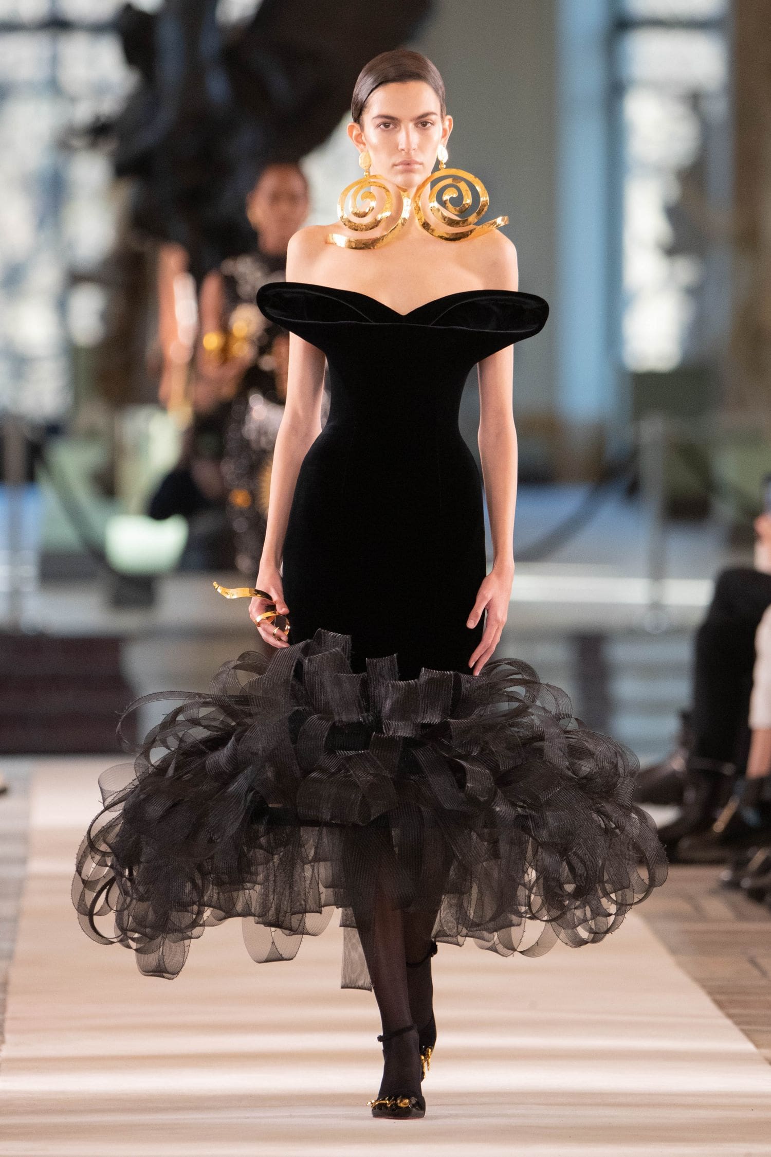 Schiaparelli Haute Couture Spring Summer 2022 by RUNWAY MAGAZINE