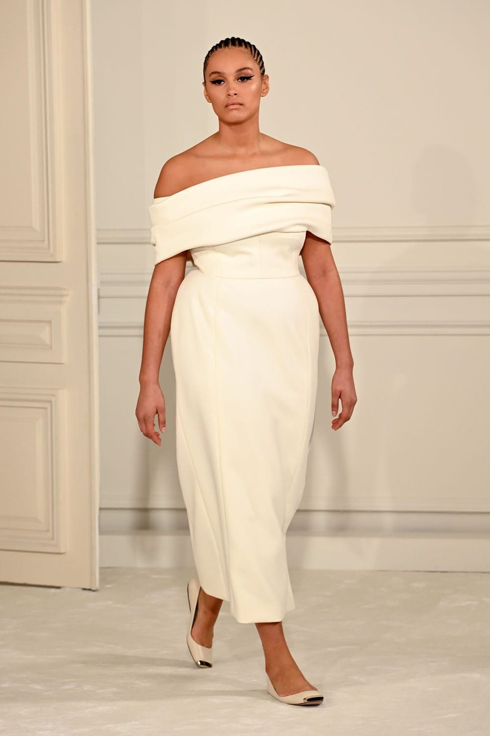 Valentino Haute Couture Spring Summer 2022 by RUNWAY MAGAZINE